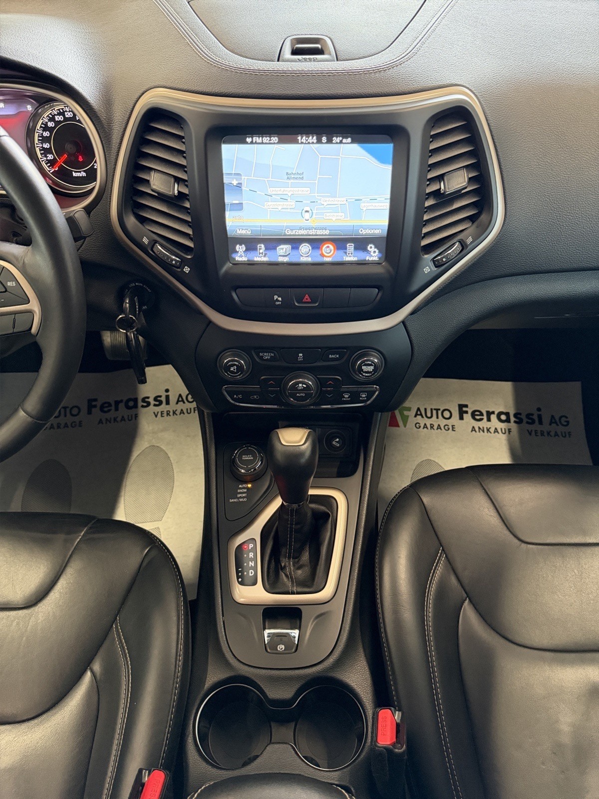JEEP Limited 2.4 AWD-image-18