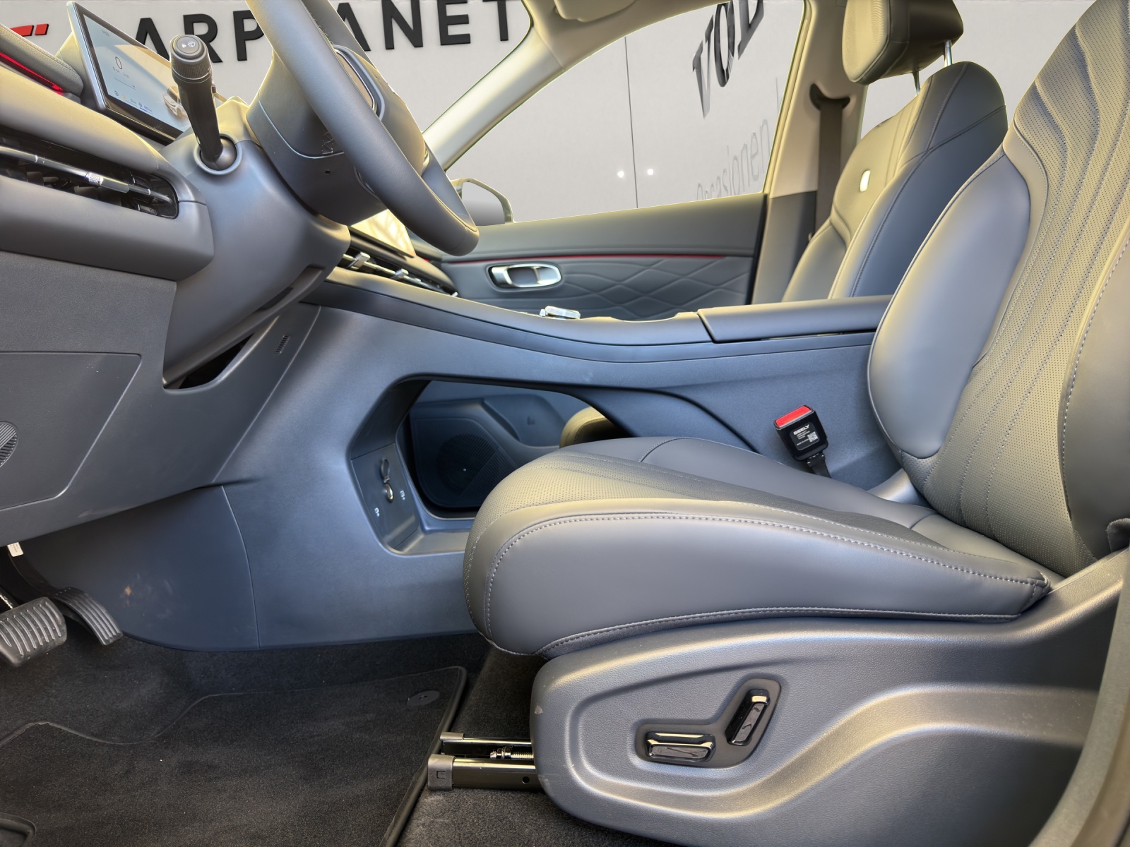 GEELY Starray EM-i LAUNCH EDITION 262PS *Reichweite bis zu 1'055Km*-image-12