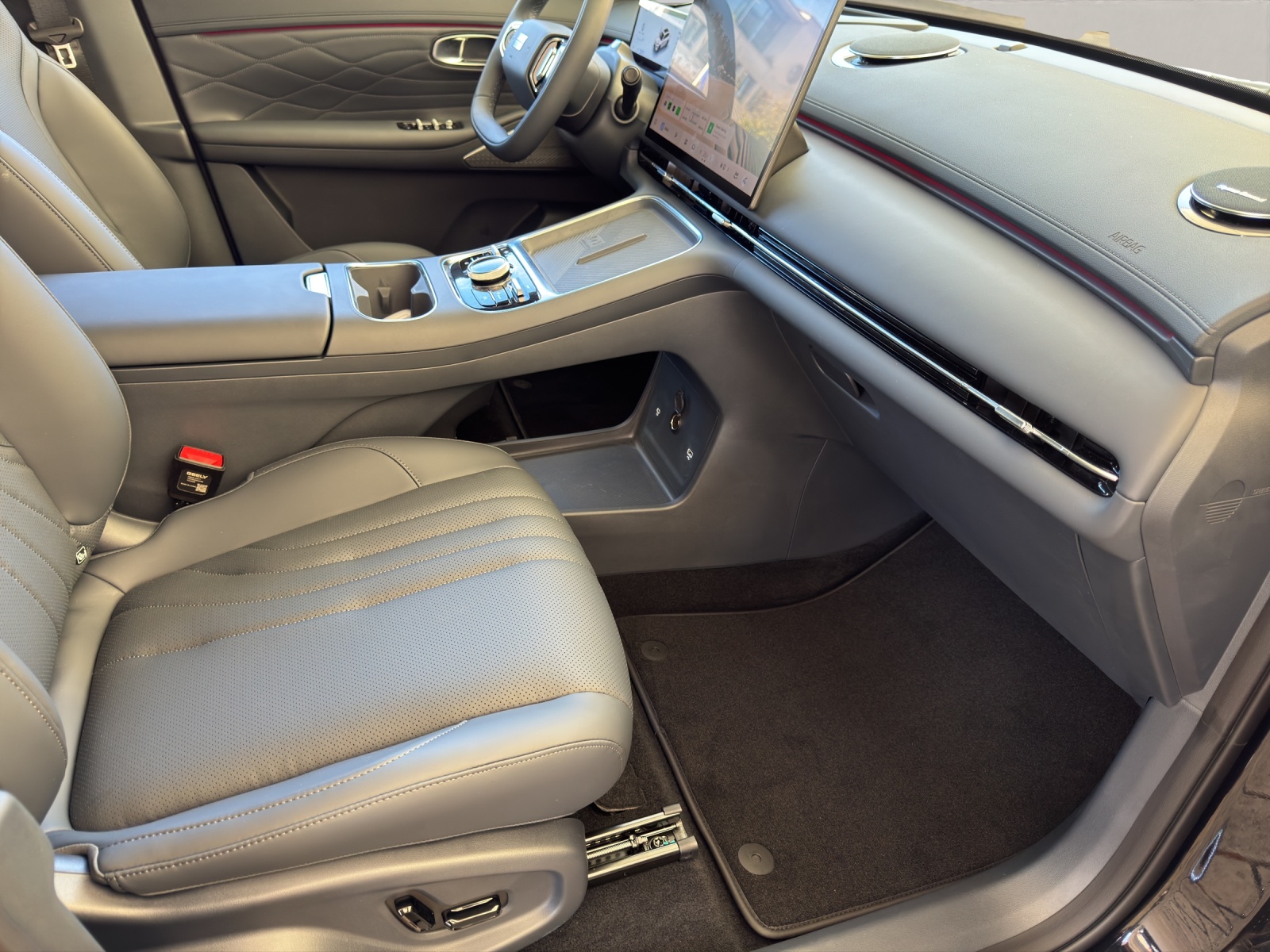 GEELY Starray EM-i LAUNCH EDITION 262PS *Reichweite bis zu 1'055Km*-image-10