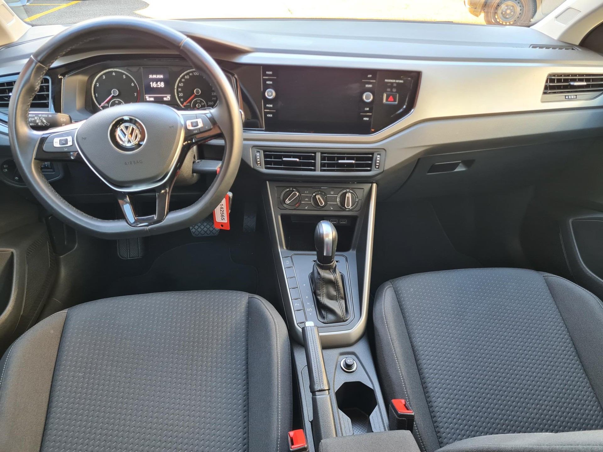 VW Polo 1.0 TSI BMT Comfortline DSG-image-8