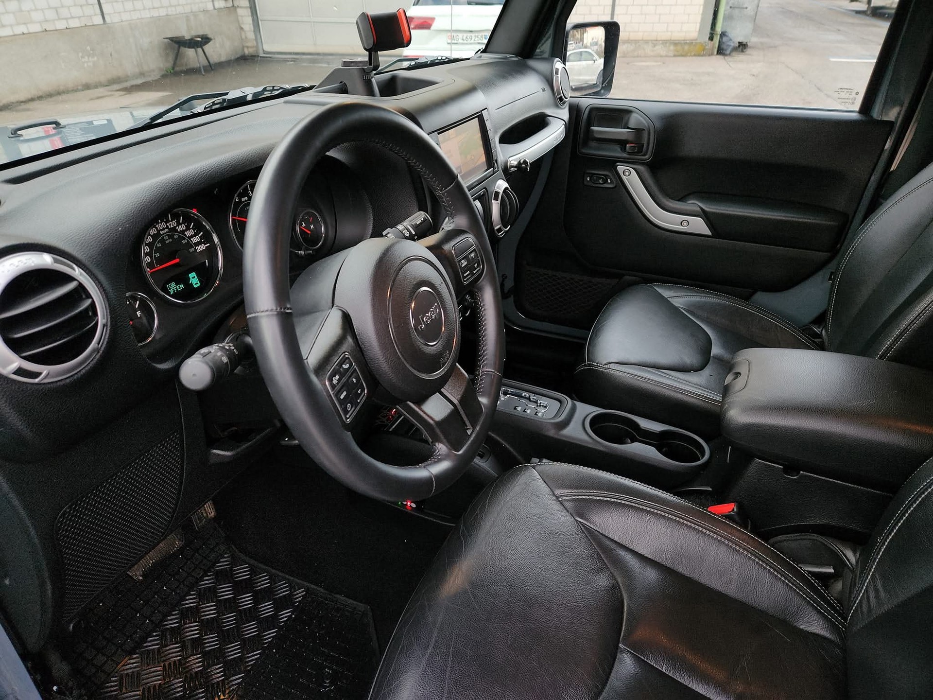 JEEP Wrangler 2.8 CRD Sahara Automatic hardtop-image-5