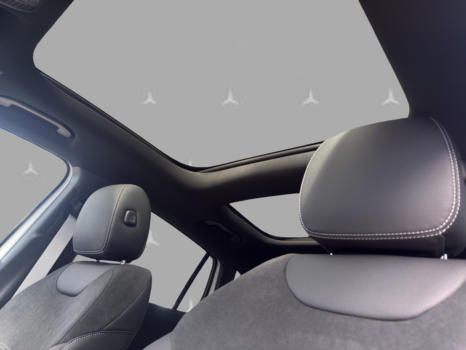 MERCEDES-BENZ GLA 250 4Matic 8G-DCT Swiss Star-image-8