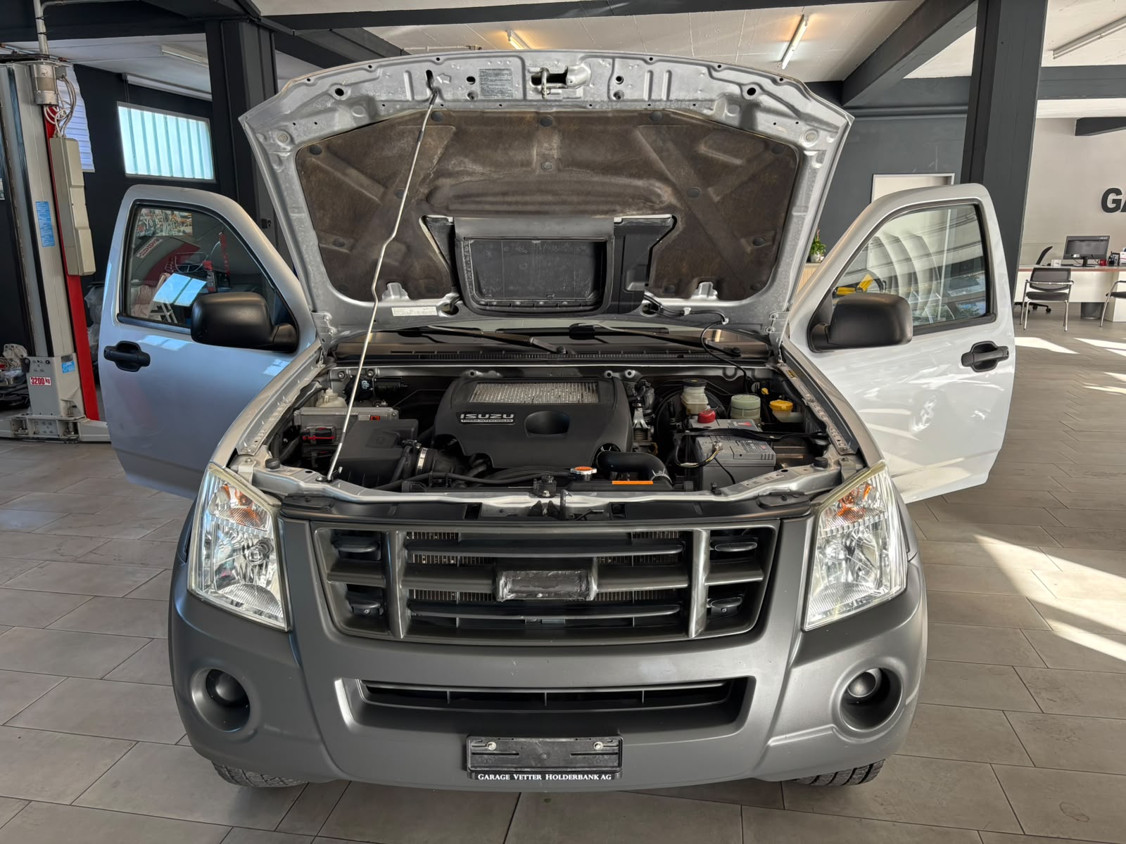 ISUZU TFS85 3.0L 4x4 Kipper-image-4