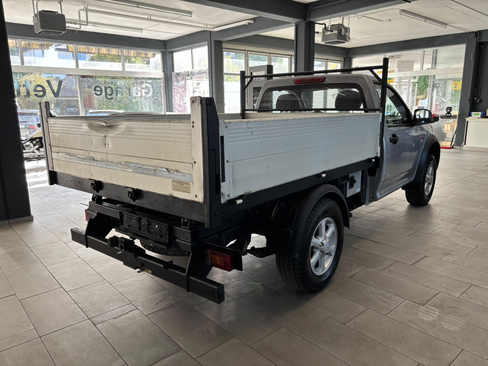 ISUZU TFS85 3.0L 4x4 Kipper-image-2