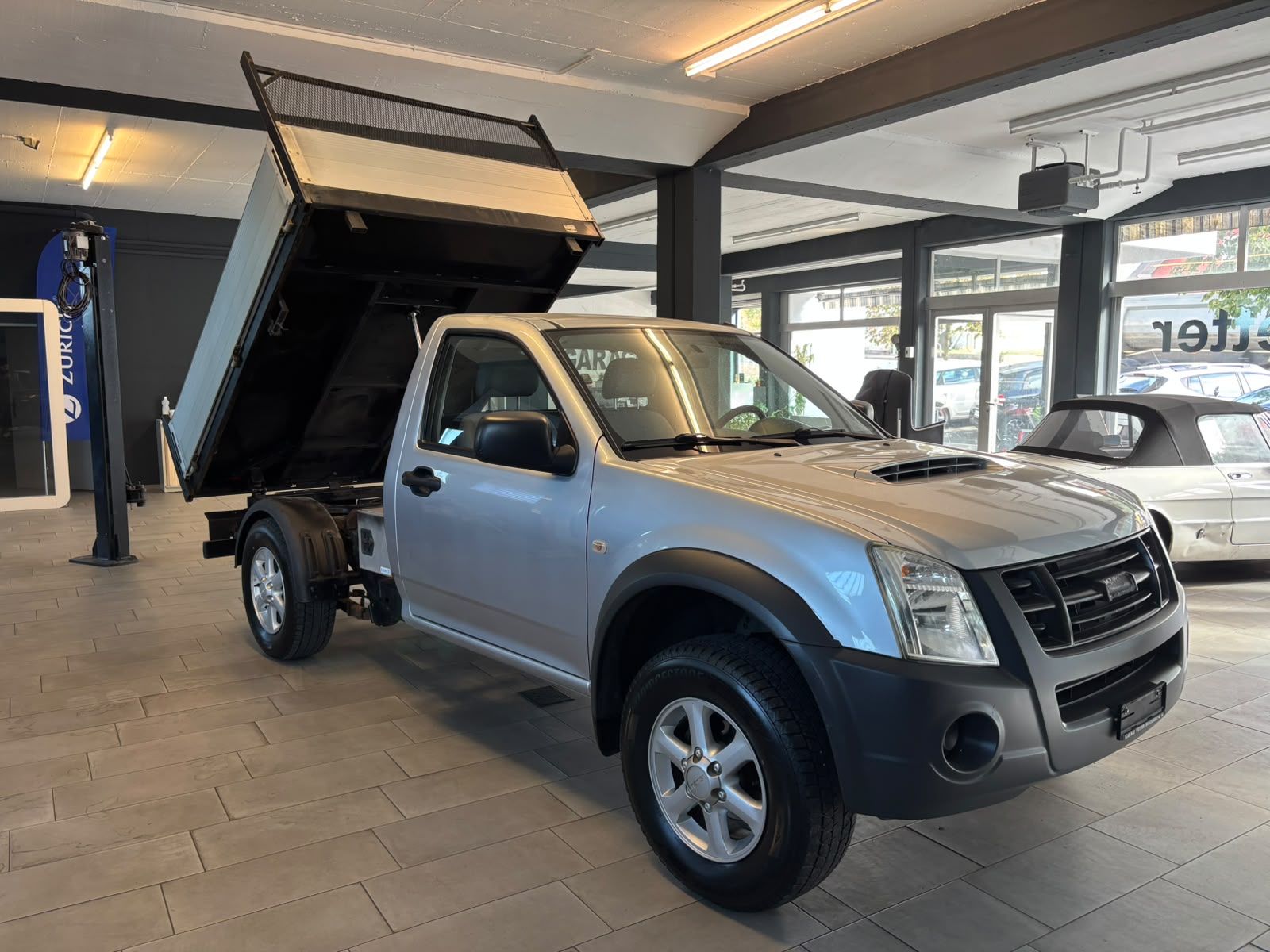 ISUZU TFS85 3.0L 4x4 Kipper-image-1