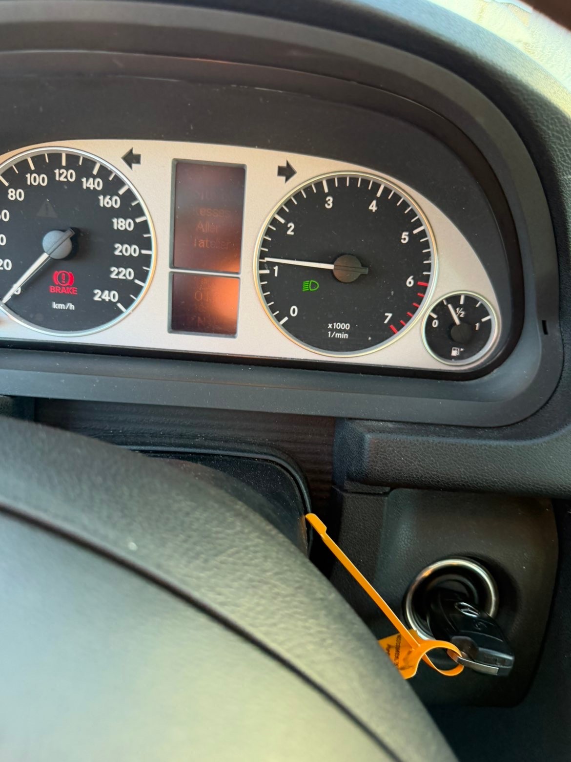 MERCEDES-BENZ B 170-image-4