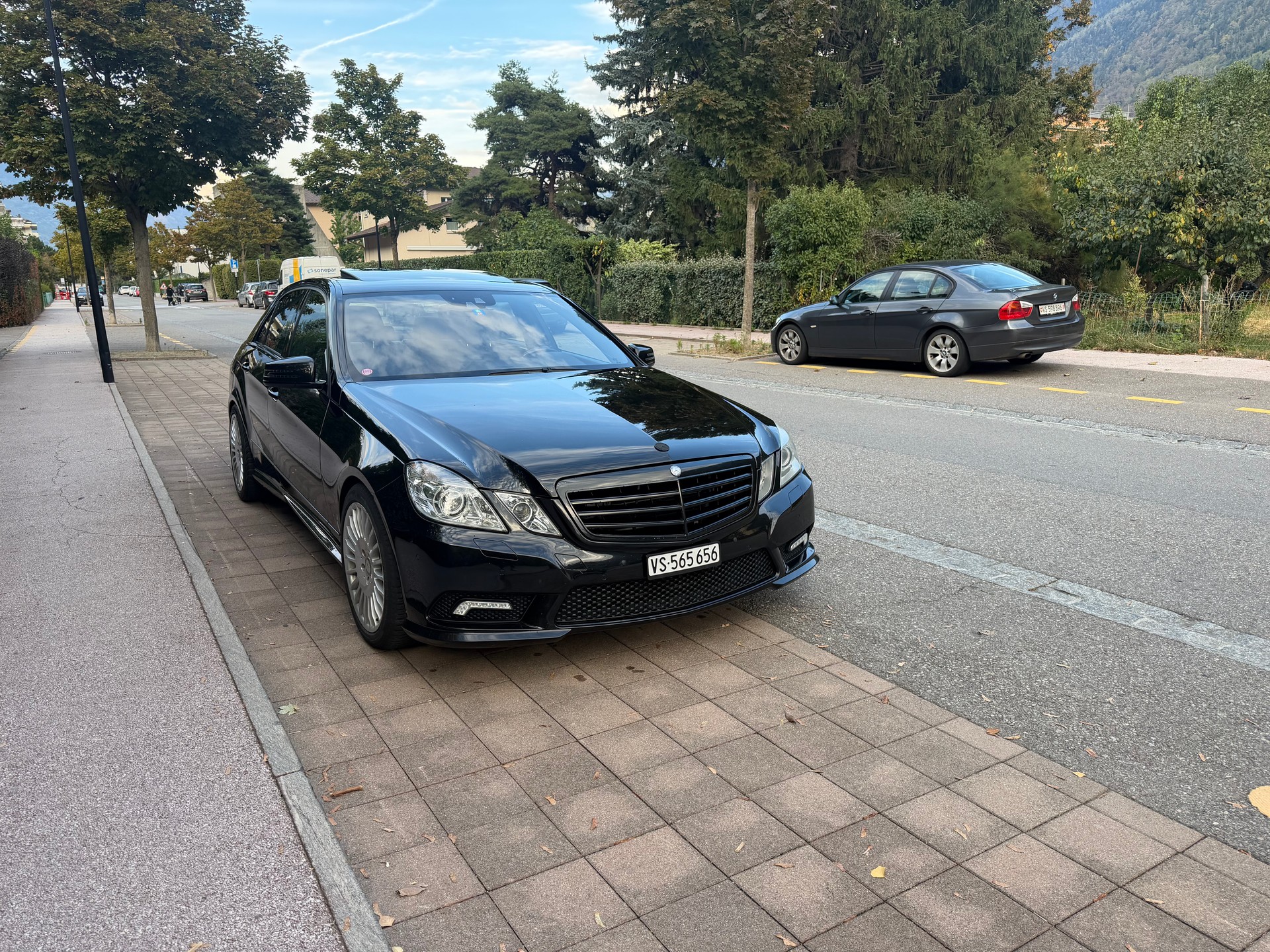 MERCEDES-BENZ E 350 CGI BlueEfficiency Avantgarde 7G-Tronic-image-6