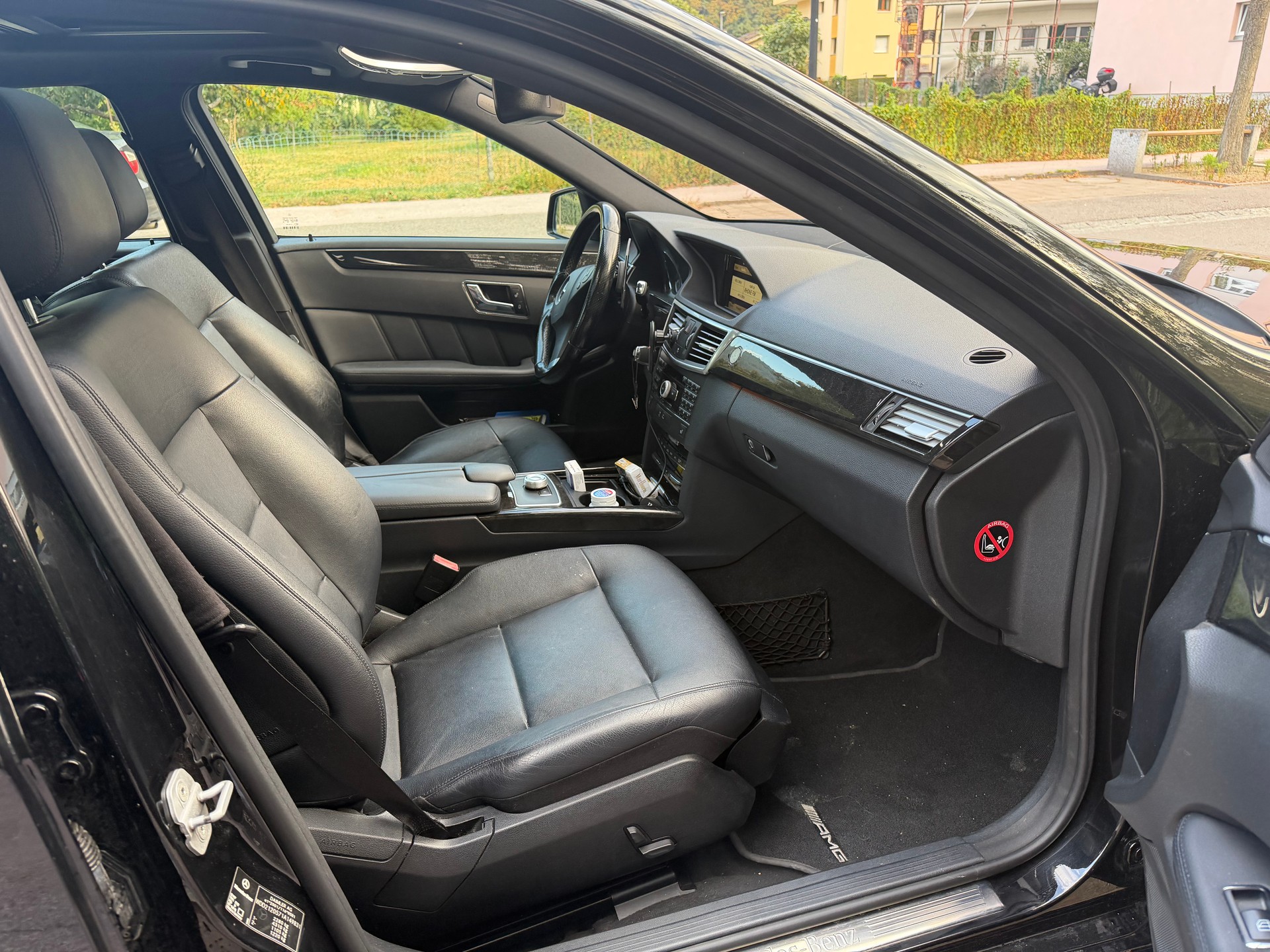 MERCEDES-BENZ E 350 CGI BlueEfficiency Avantgarde 7G-Tronic-image-2
