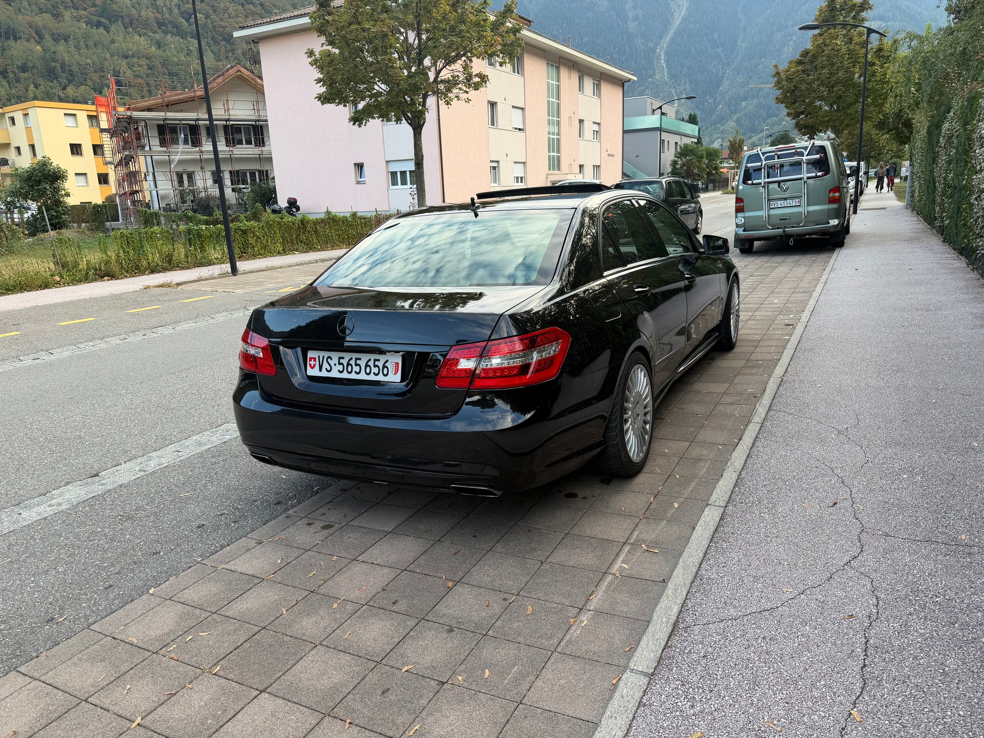 MERCEDES-BENZ E 350 CGI BlueEfficiency Avantgarde 7G-Tronic-image-5