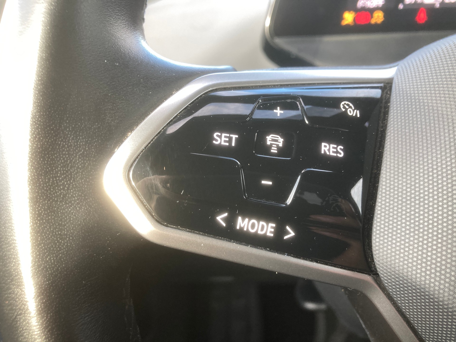 VW ID.4 Pro Performance 77 kWh mit Anhängerkupplung-image-10