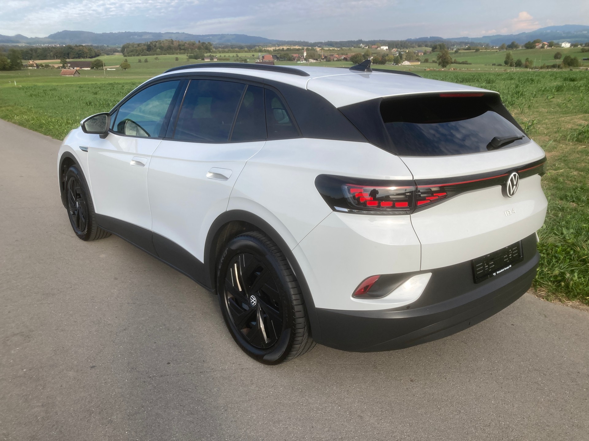 VW ID.4 Pro Performance 77 kWh mit Anhängerkupplung-image-3