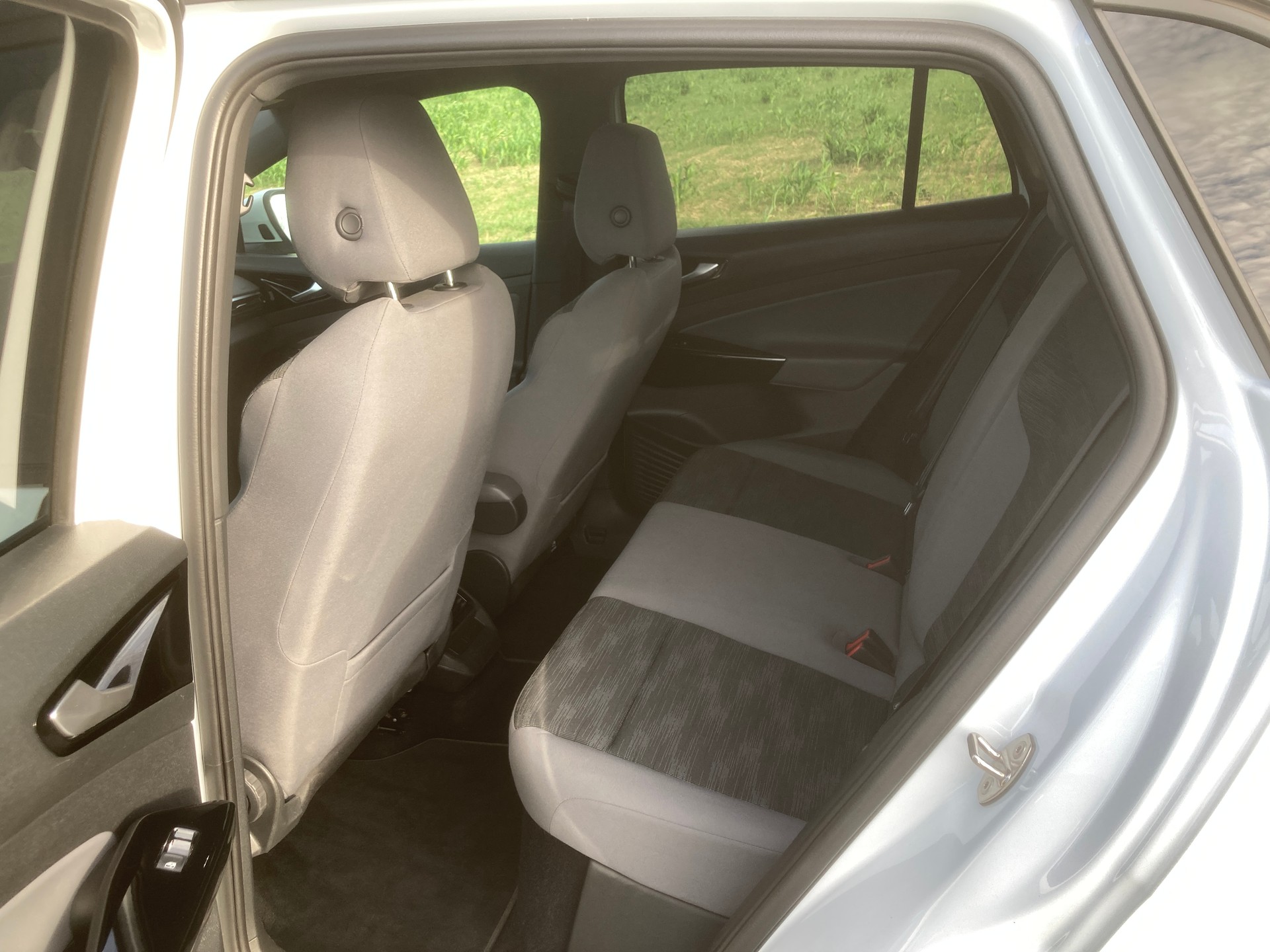 VW ID.4 Pro Performance 77 kWh mit Anhängerkupplung-image-8
