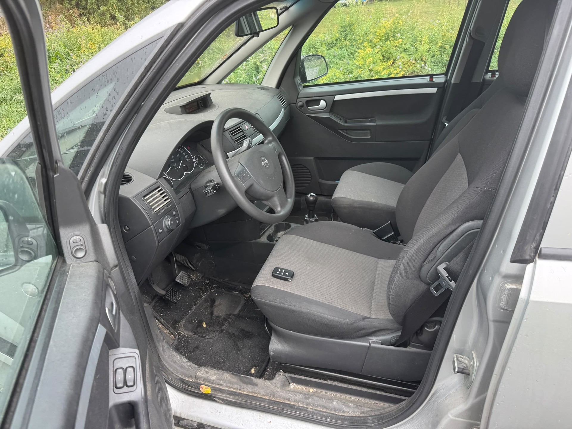 OPEL Meriva 1.8i 16V Essentia-image-4
