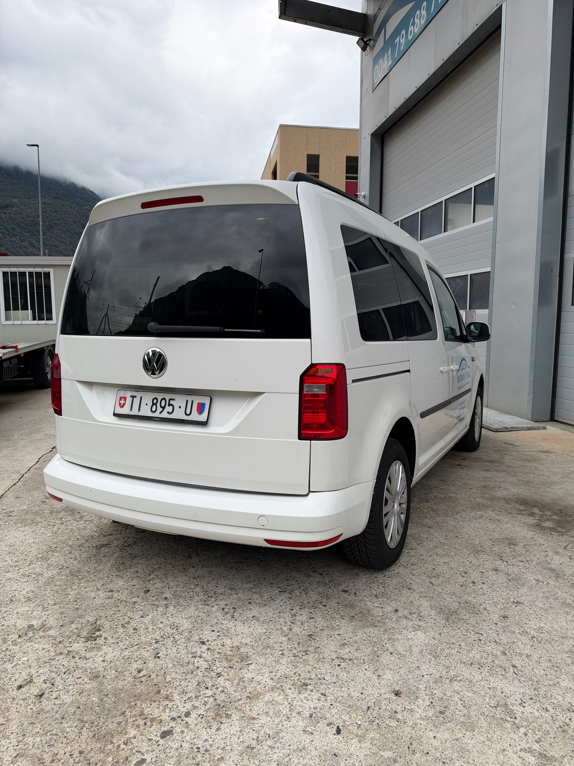 VW Caddy 1.2 TSI Trendline-image-5