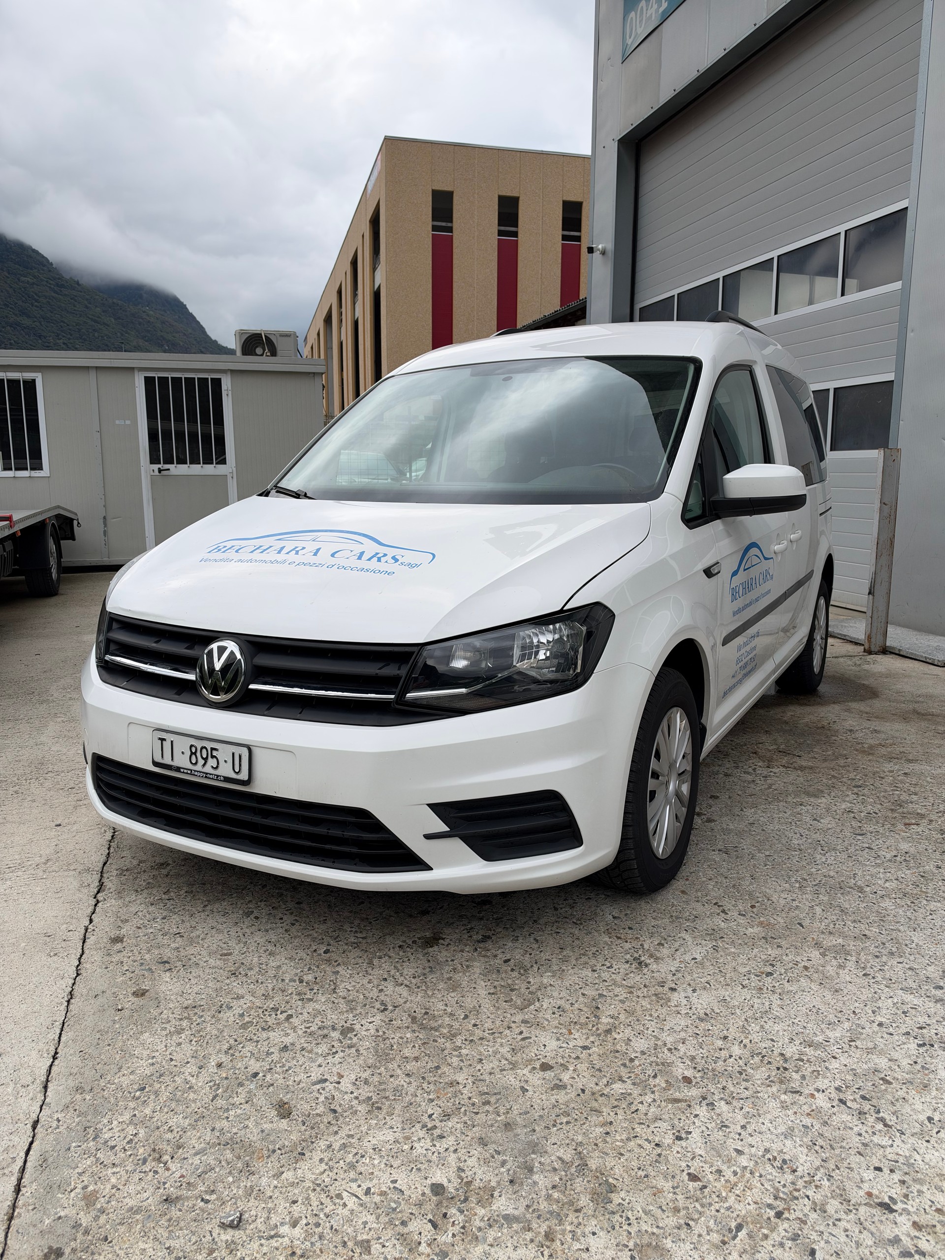 VW Caddy 1.2 TSI Trendline-image-2