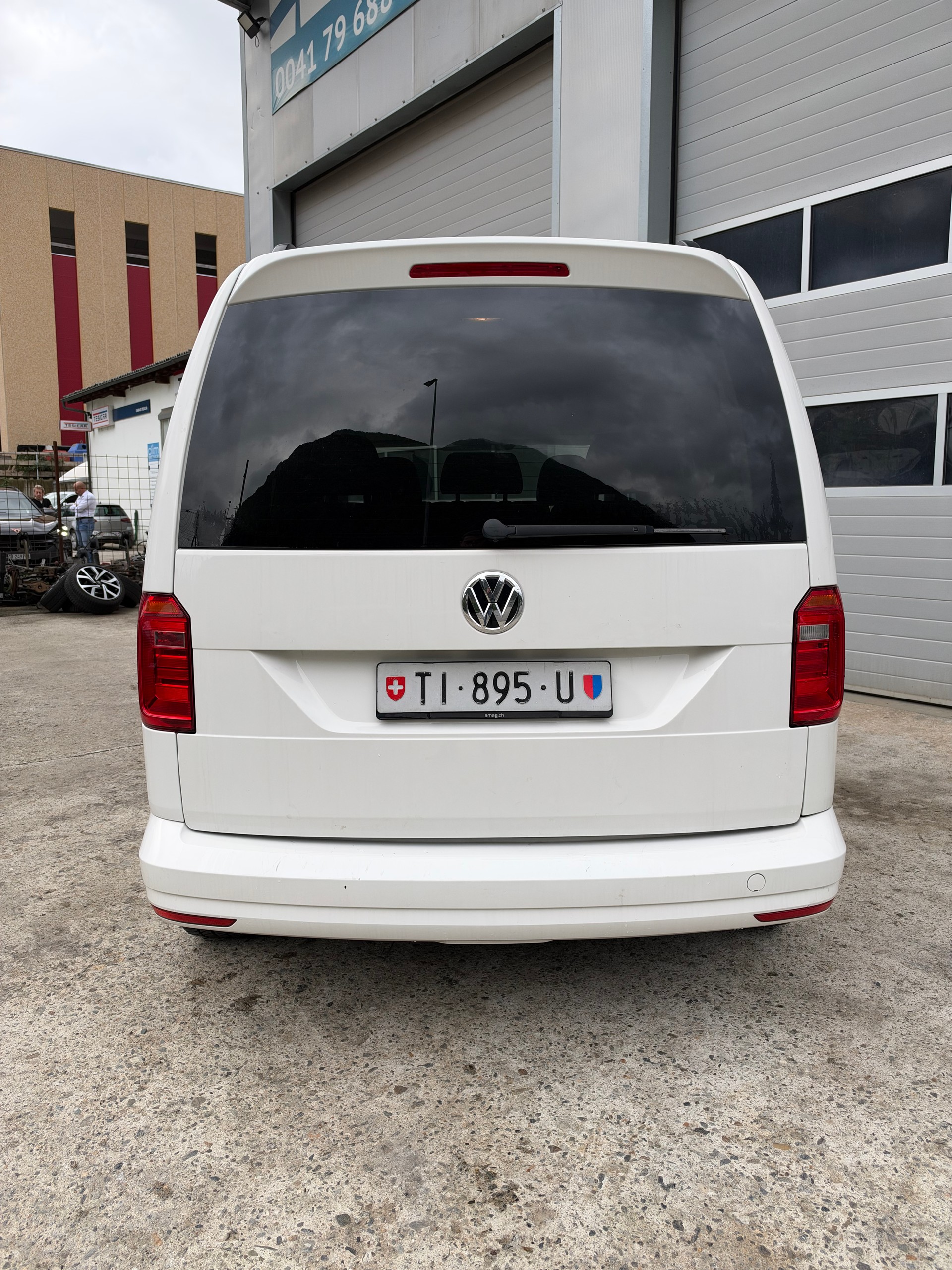 VW Caddy 1.2 TSI Trendline-image-4
