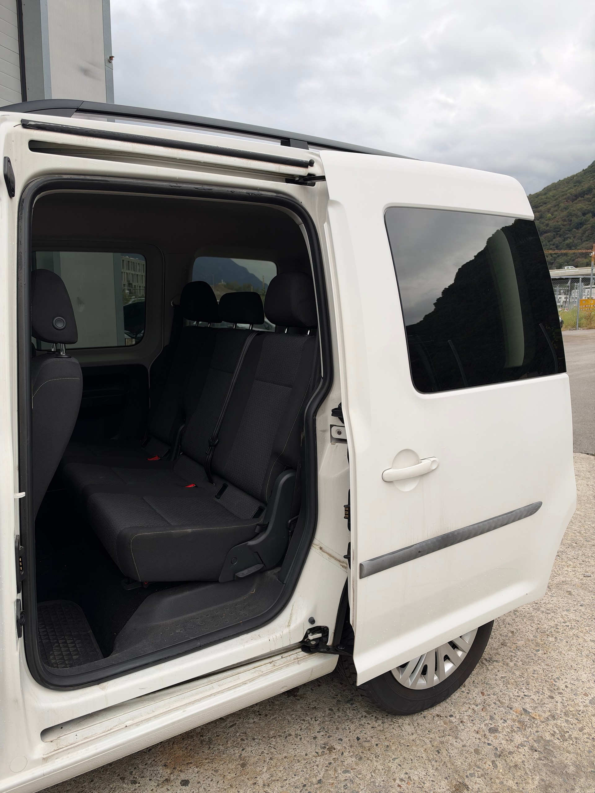 VW Caddy 1.2 TSI Trendline-image-8