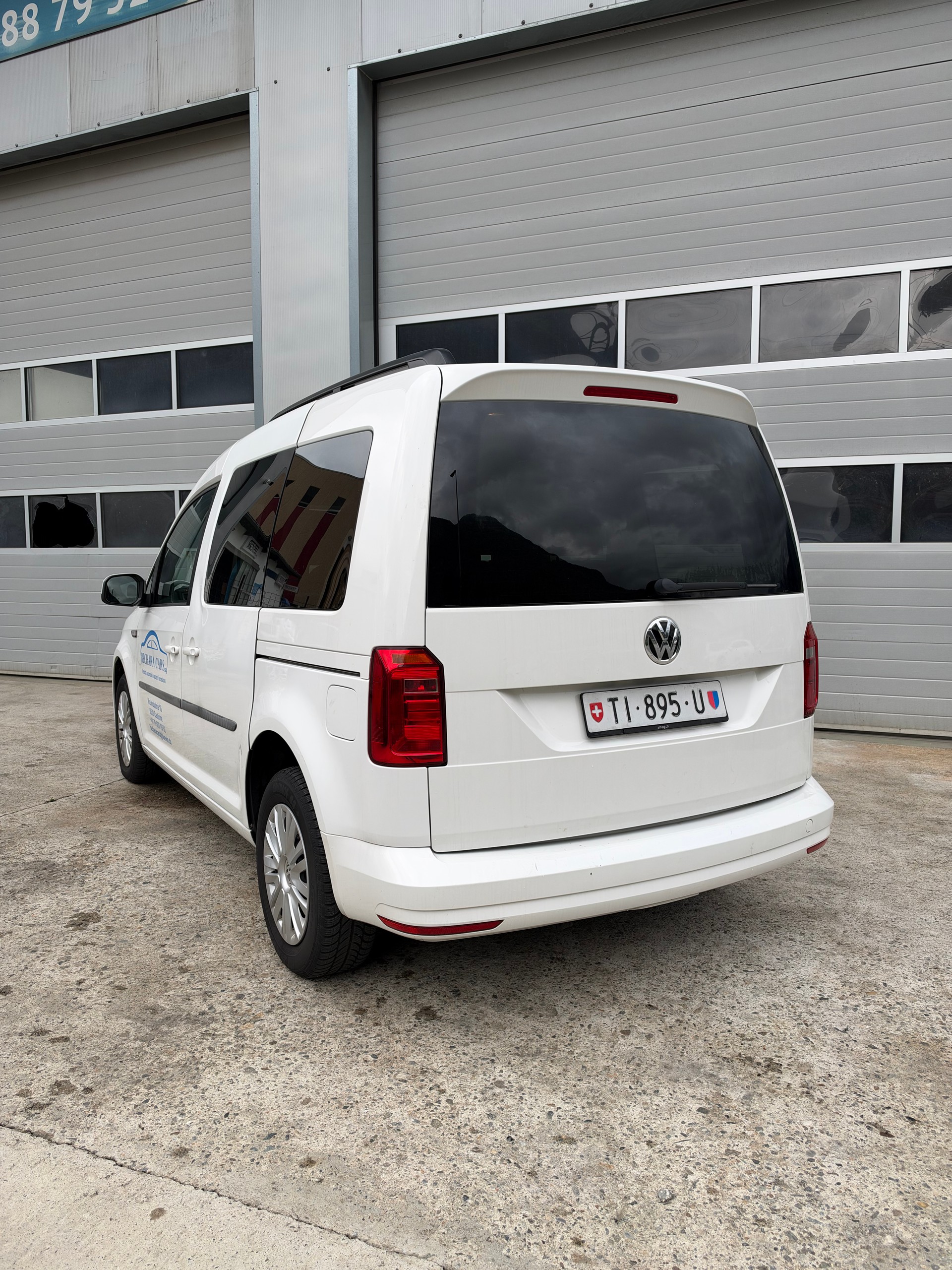 VW Caddy 1.2 TSI Trendline-image-3