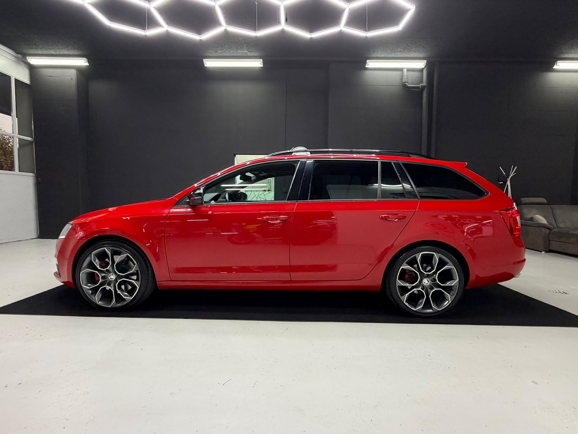 SKODA Octavia Combi 2.0 TDI RS DSG-showroom-element-3