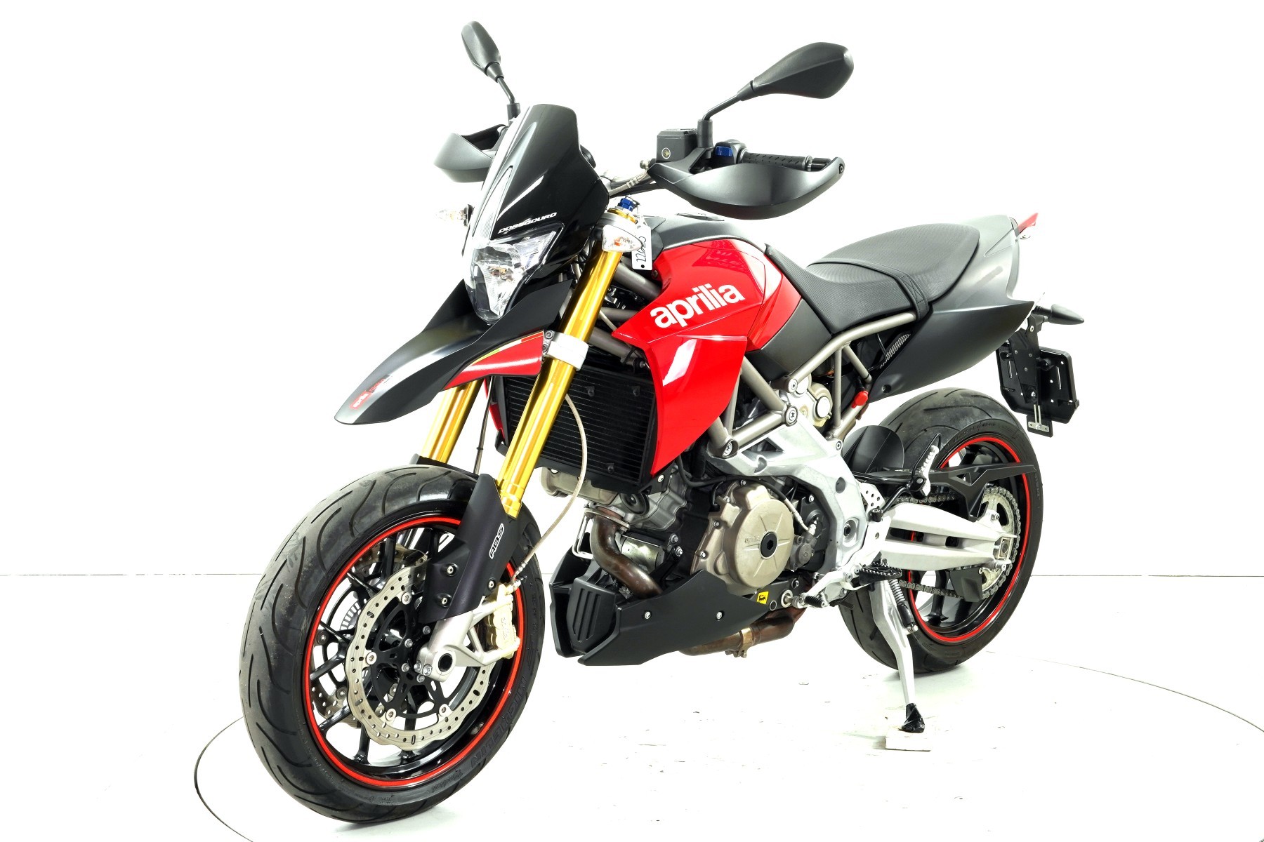 APRILIA Dorsoduro 750 ABS-showroom-element-2
