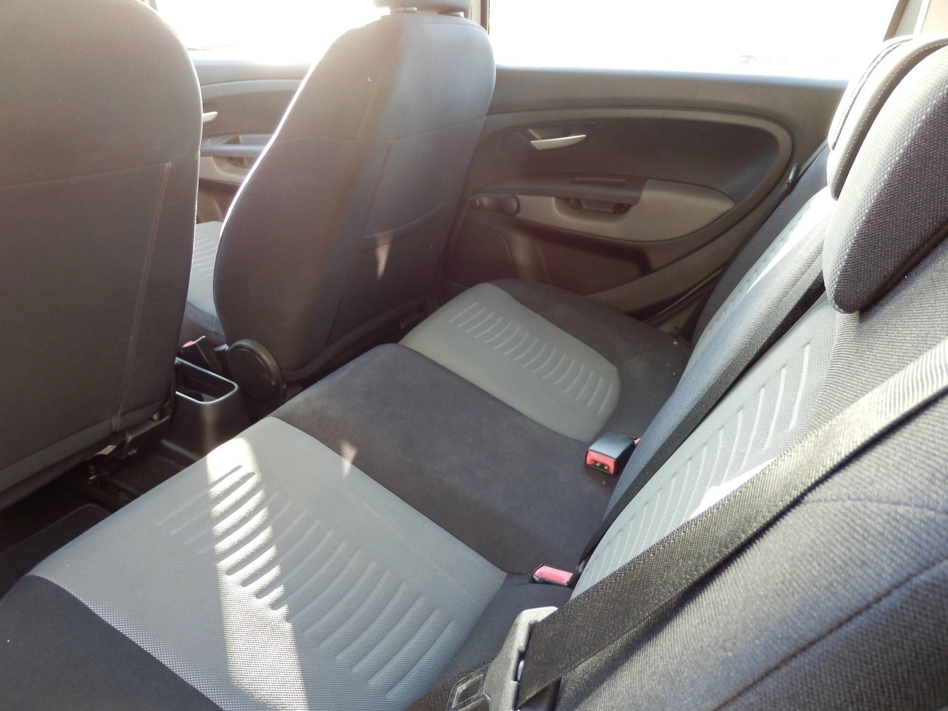 FIAT Punto 1.4 Emotion-image-7