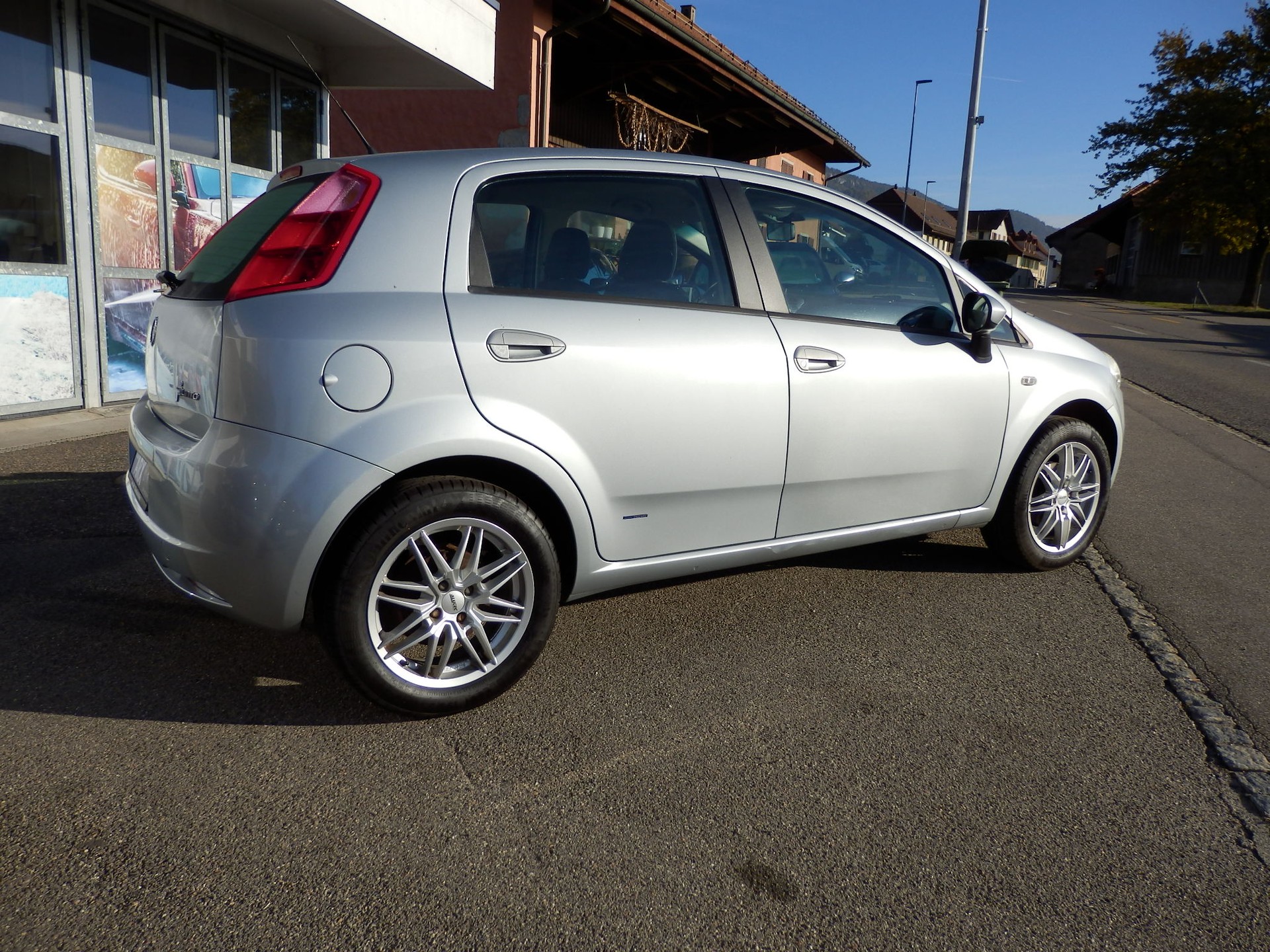 FIAT Punto 1.4 Emotion-image-4
