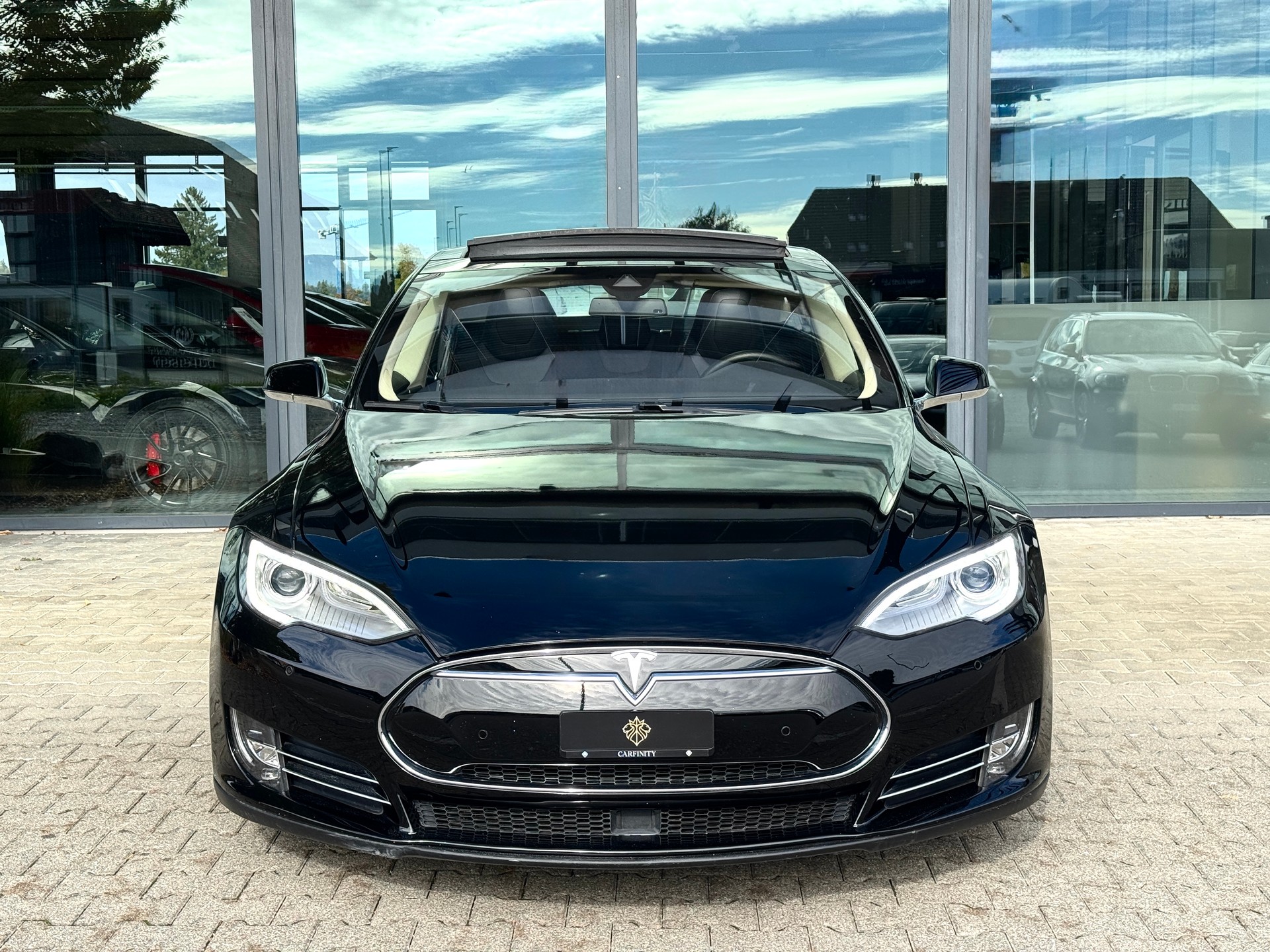 TESLA Model S 85 D / *FREE Lifetime Supercharging SC01*-image-1