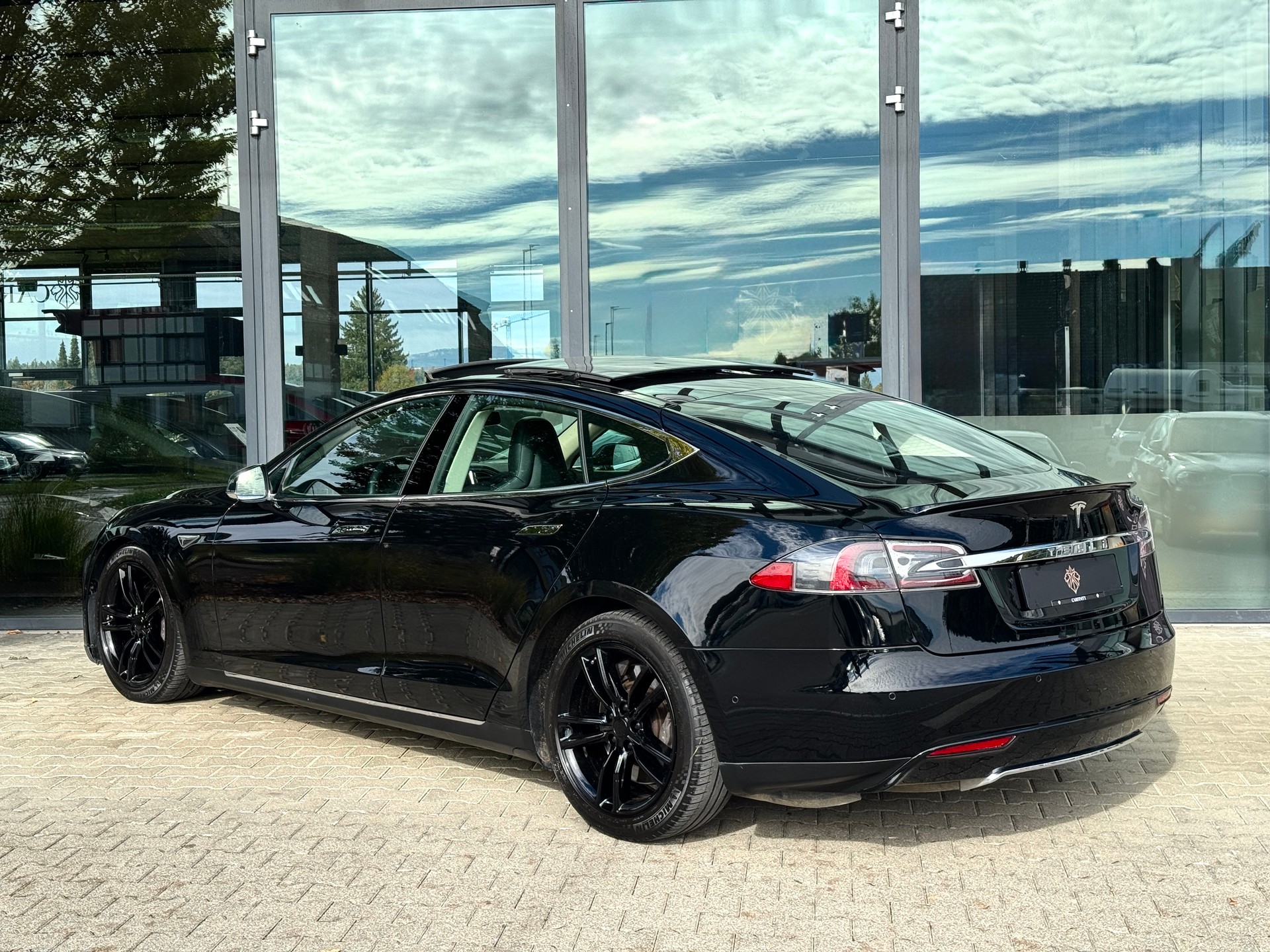 TESLA Model S 85 D / *FREE Lifetime Supercharging SC01*-image-3