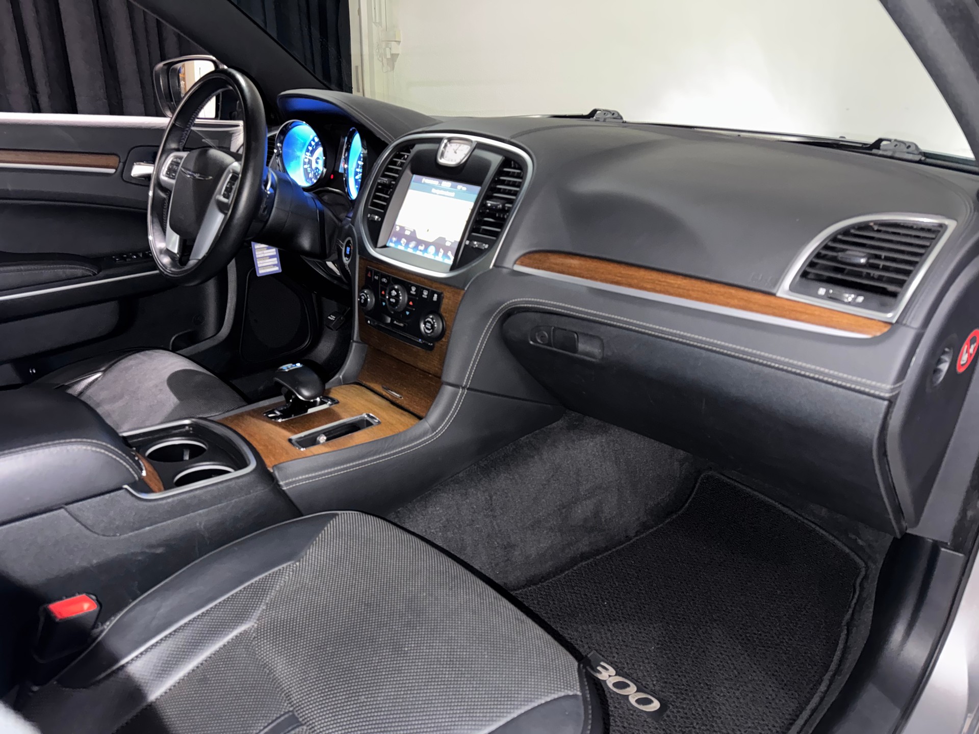 CHRYSLER Chrysler 300C 3.6 V6 Luxury-image-12