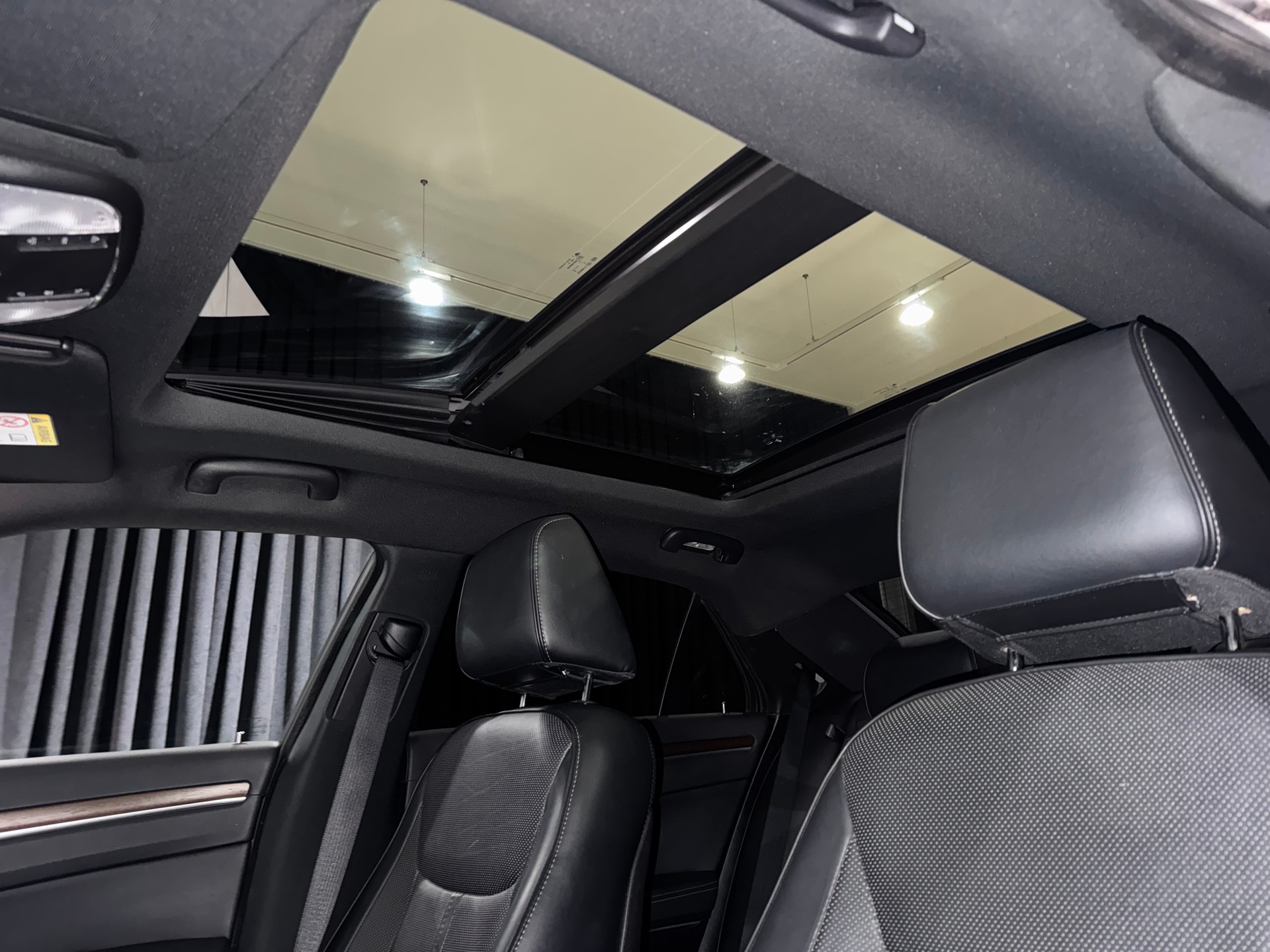 CHRYSLER Chrysler 300C 3.6 V6 Luxury-image-15