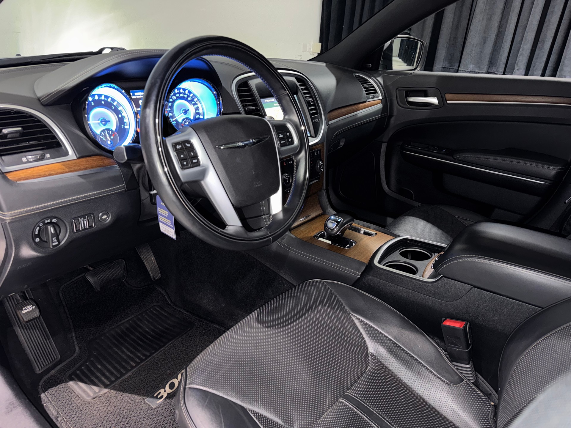 CHRYSLER Chrysler 300C 3.6 V6 Luxury-image-11