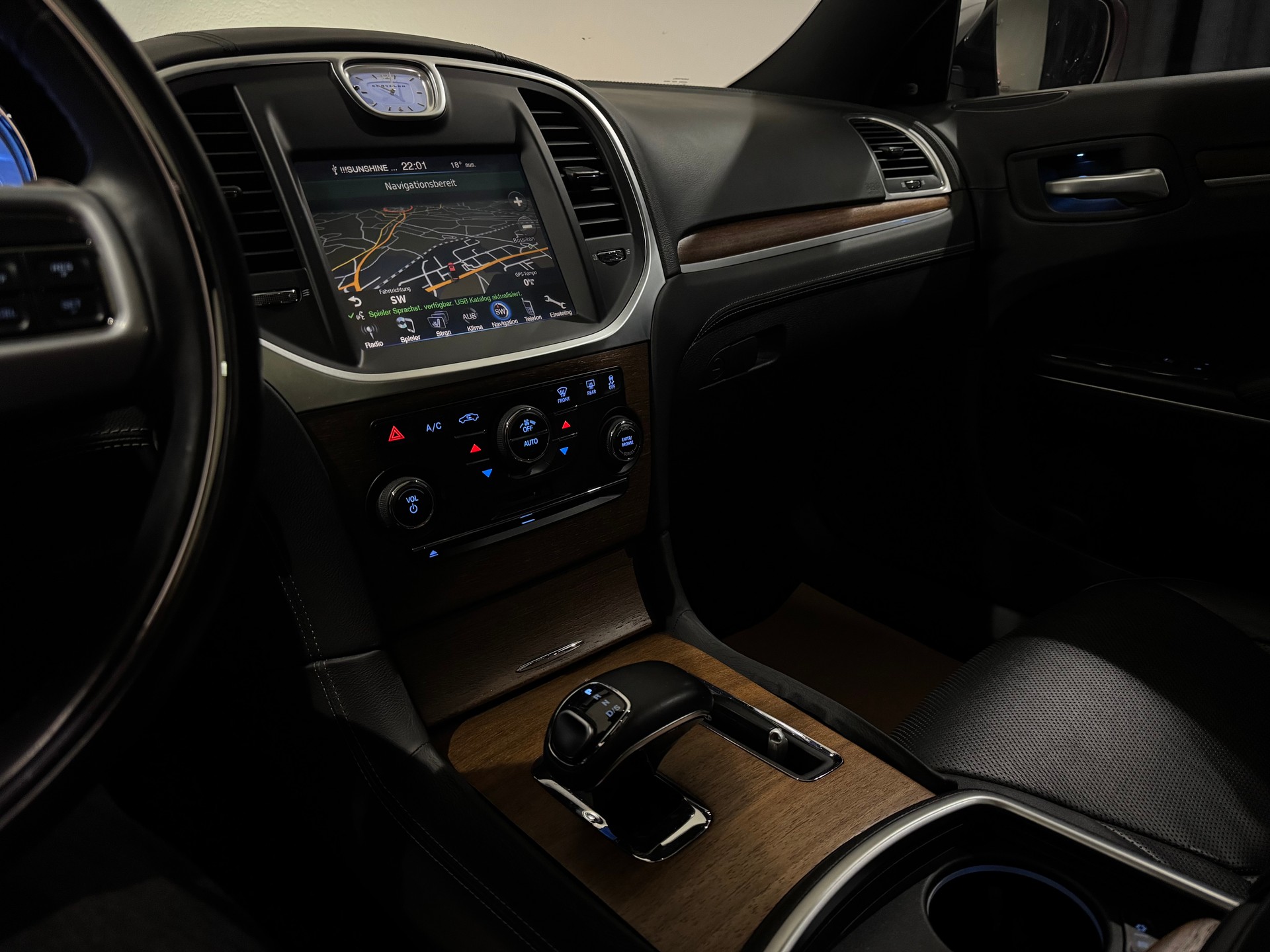 CHRYSLER Chrysler 300C 3.6 V6 Luxury-image-16