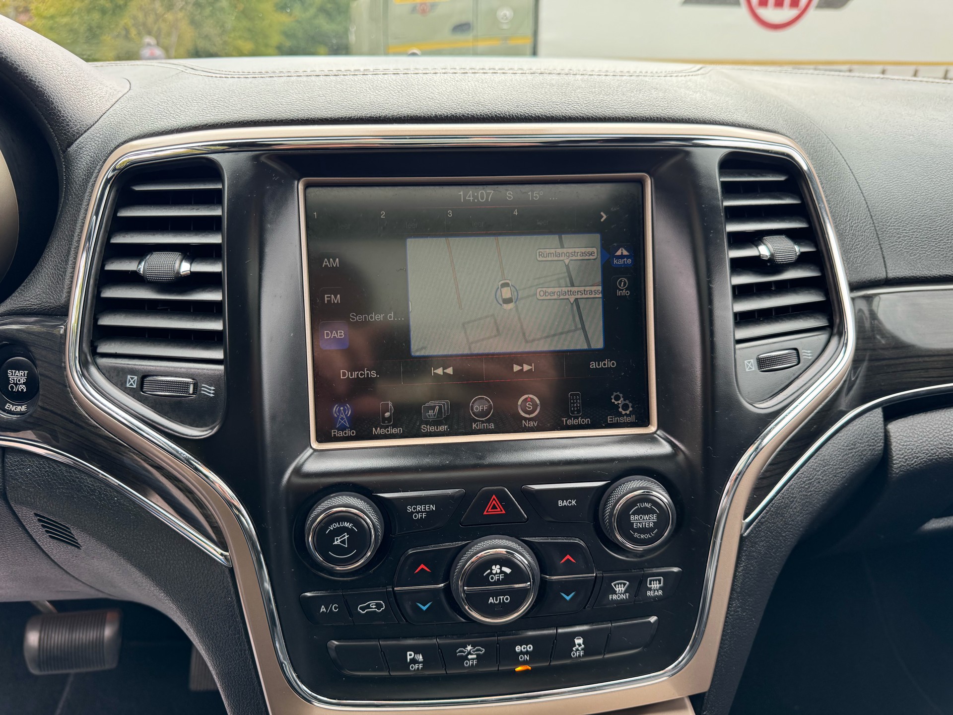 JEEP Grand Cherokee 3.0 CRD Overland Automatic-image-25