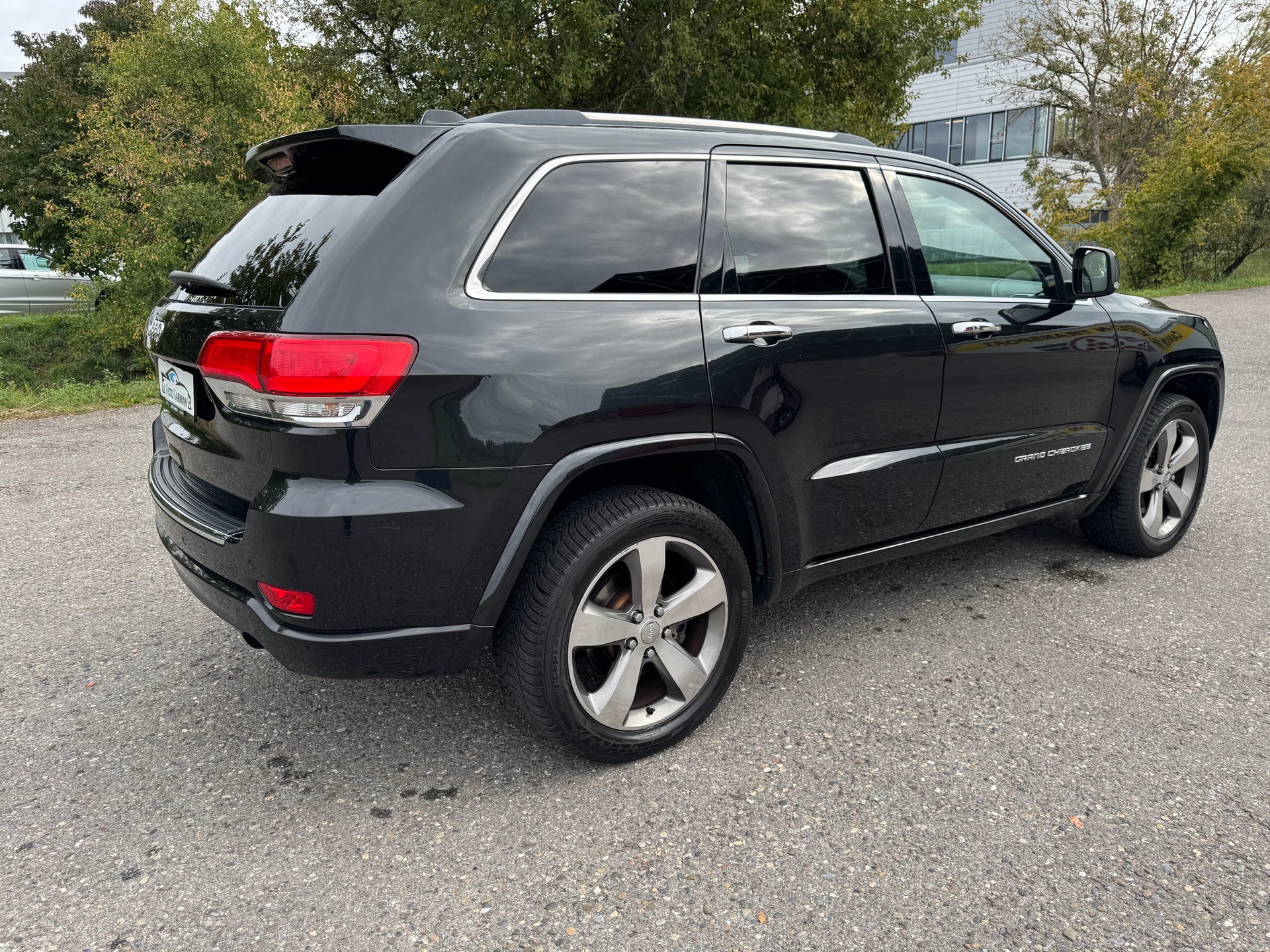 JEEP Grand Cherokee 3.0 CRD Overland Automatic-image-5