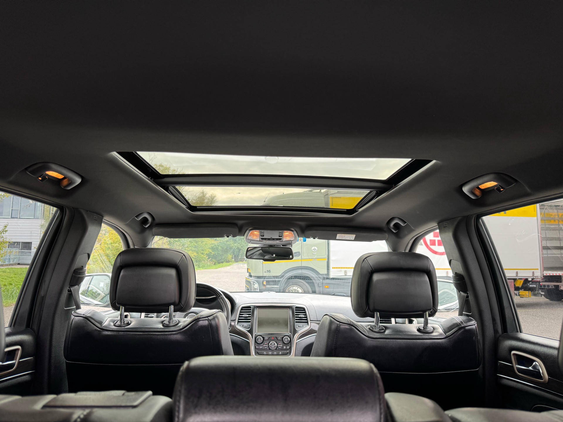 JEEP Grand Cherokee 3.0 CRD Overland Automatic-image-8