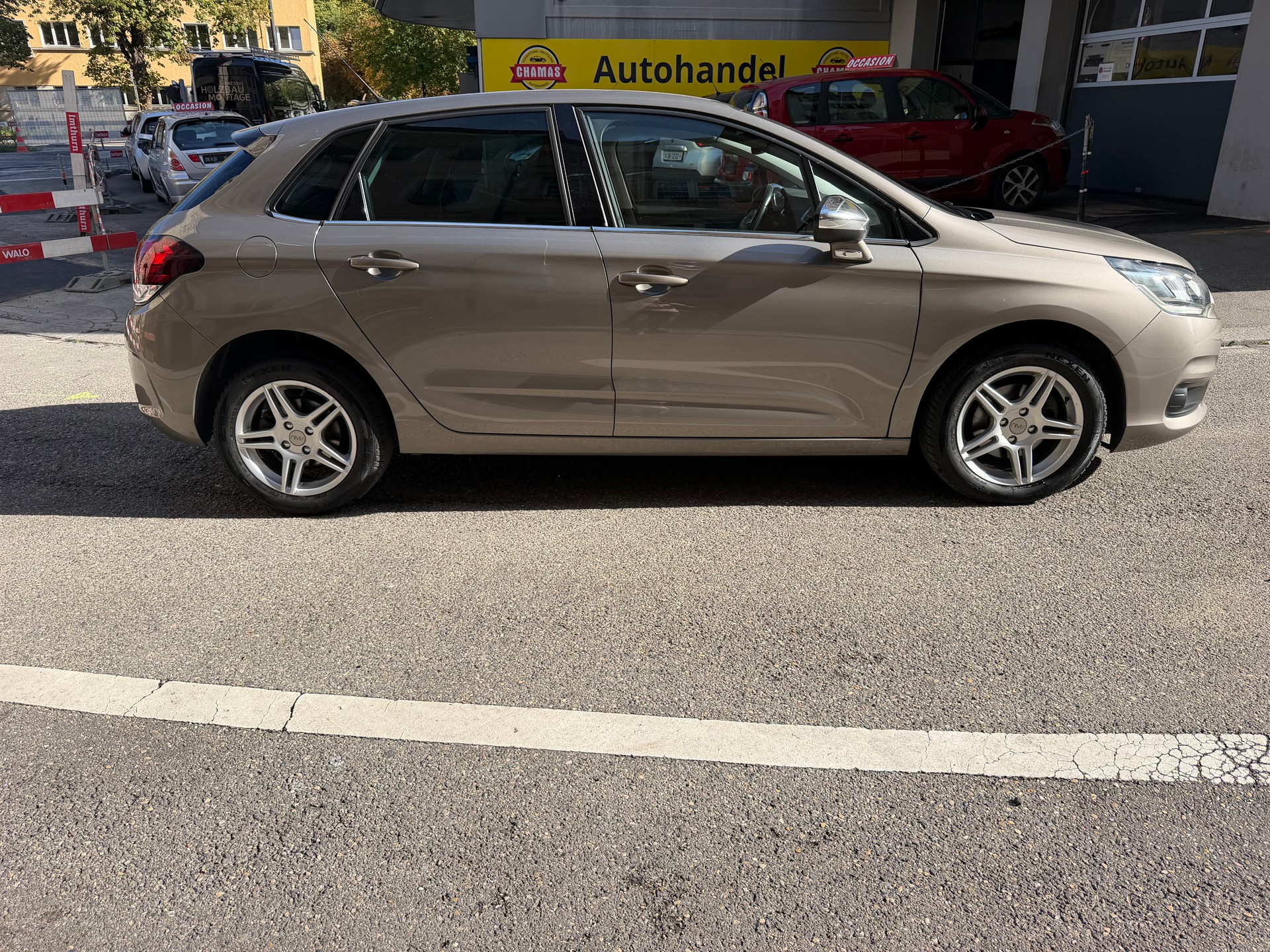 CITROEN C4 1.2 Pure Tech Feel Automatic-showroom-element-3