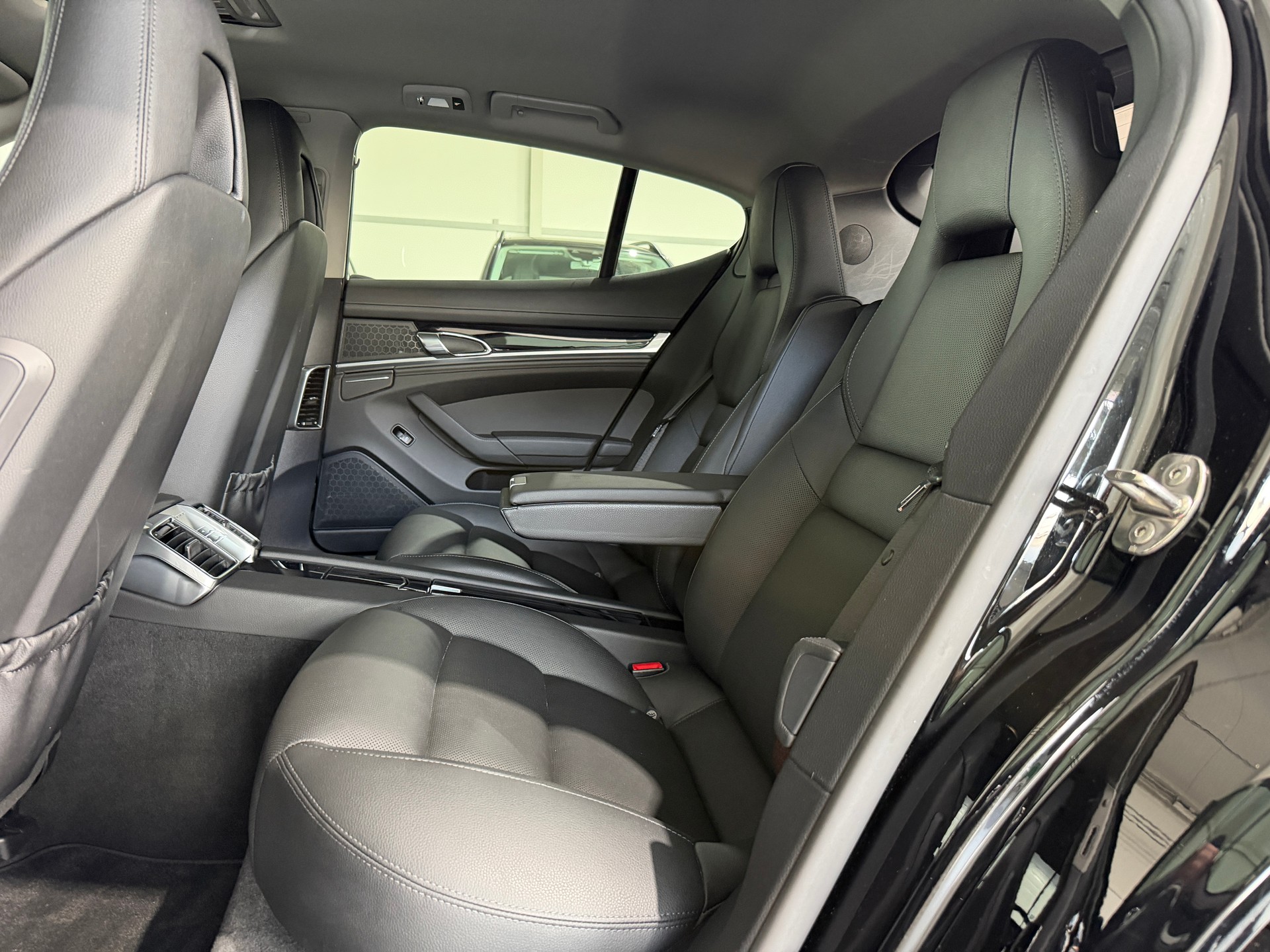 PORSCHE Panamera 3.0 Diesel Tiptronic-image-12