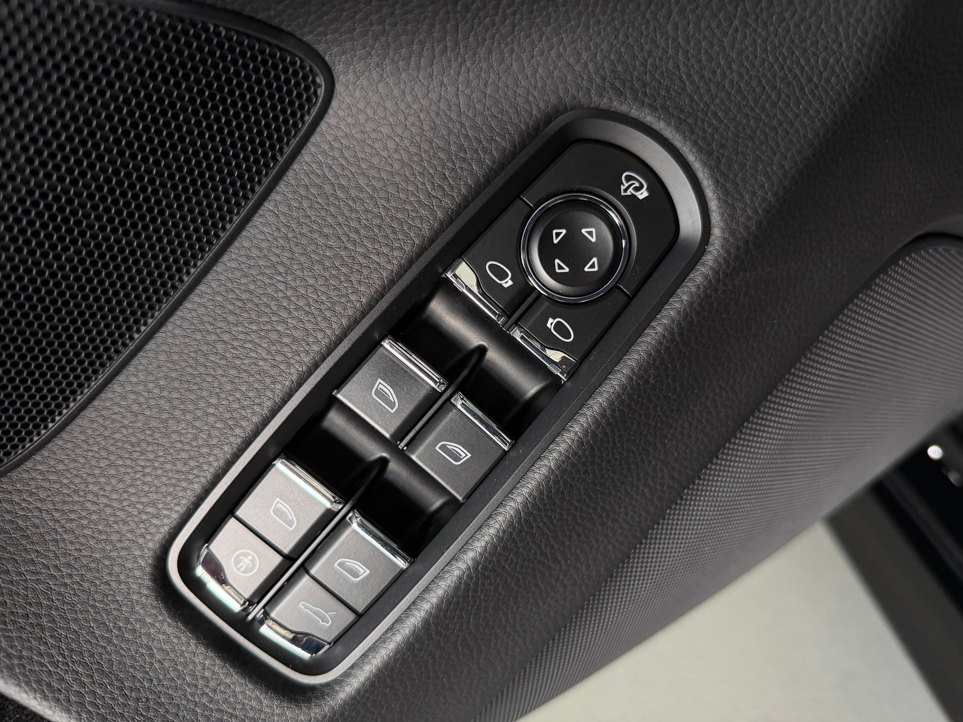 PORSCHE Panamera 3.0 Diesel Tiptronic-image-15