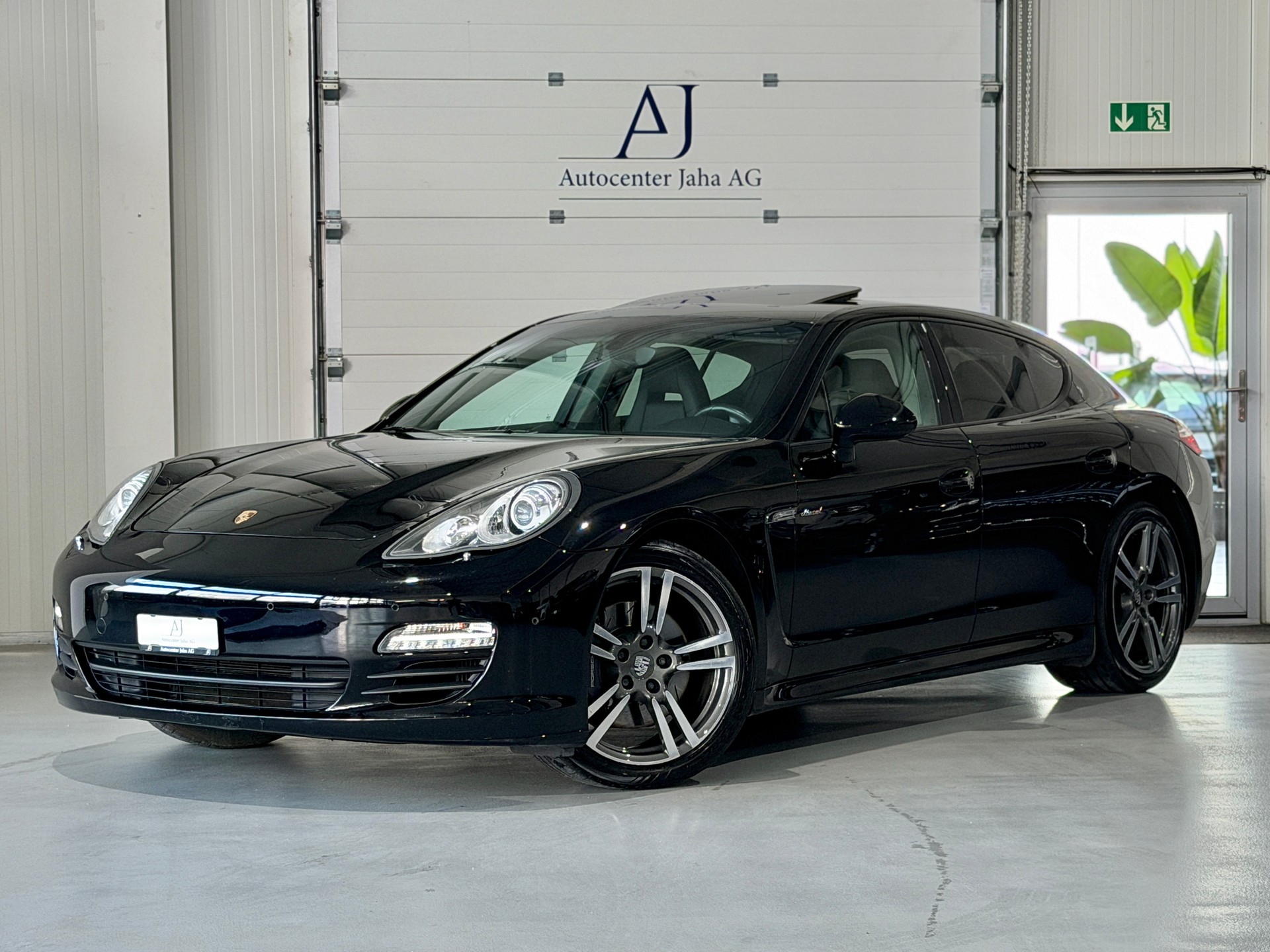 PORSCHE Panamera 3.0 Diesel Tiptronic-image-0