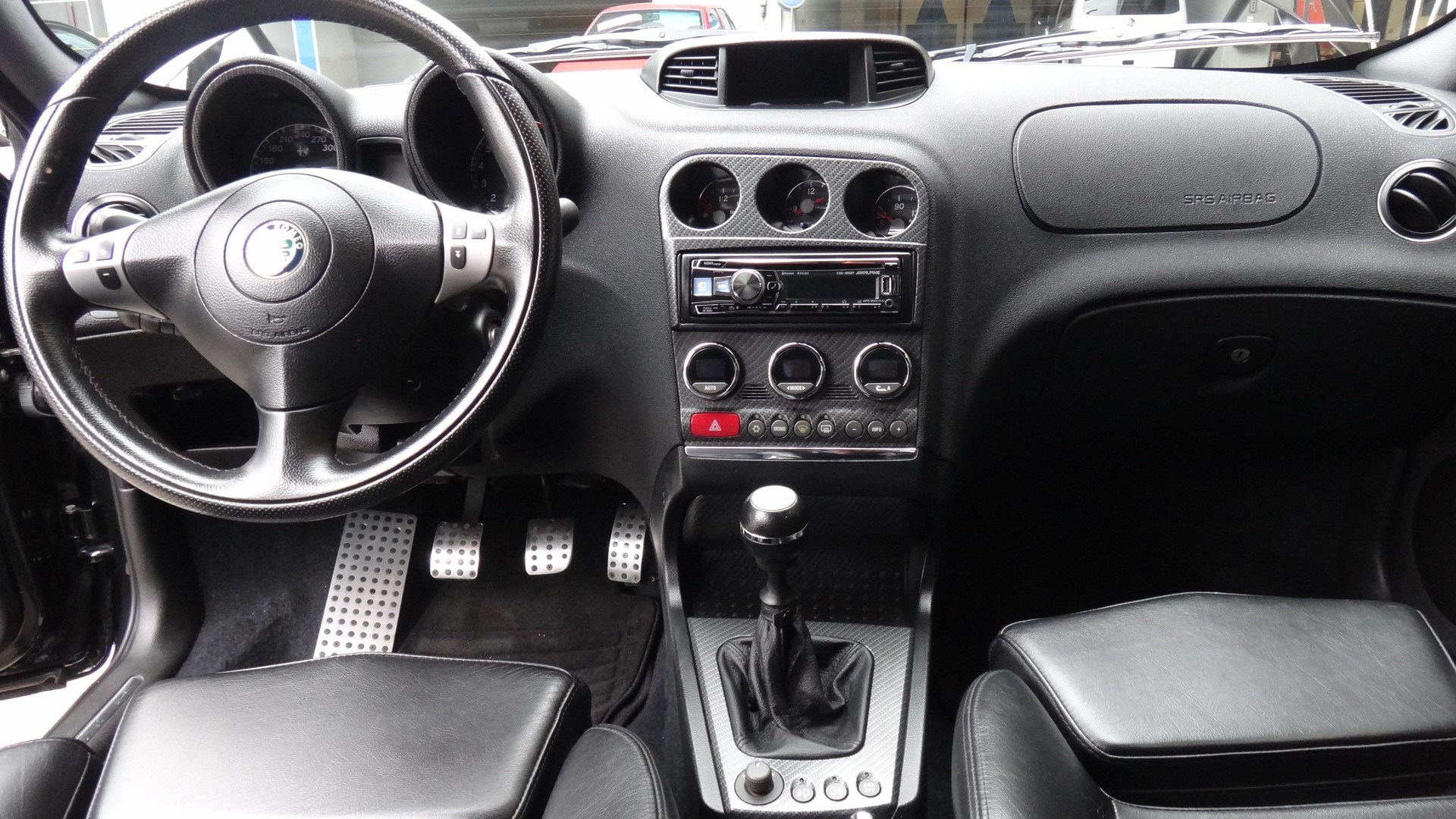 ALFA ROMEO 156 3.2 V6 GTA-image-9