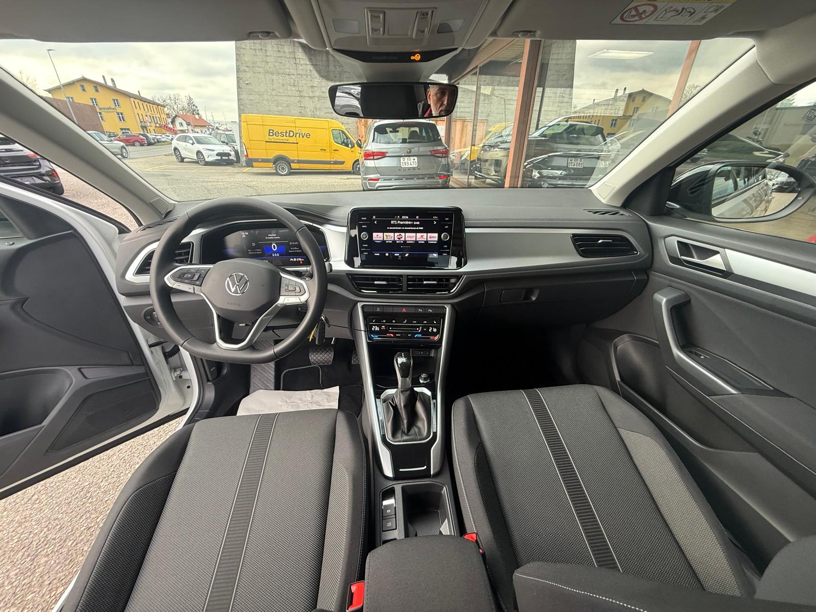 VW T-ROC 1.5 TSI Life DSG-image-6