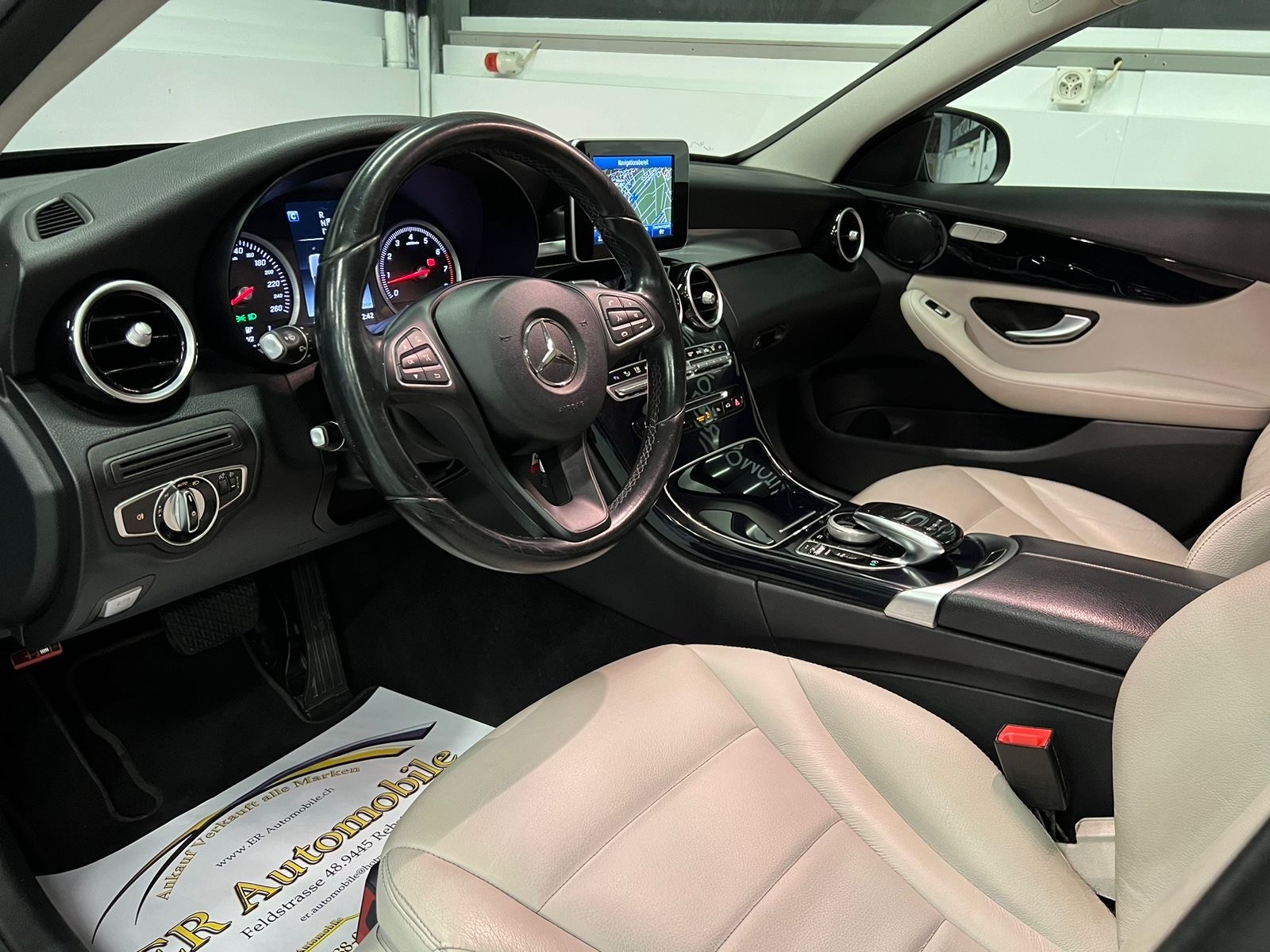 MERCEDES-BENZ C 250 7G-Tronic-image-10