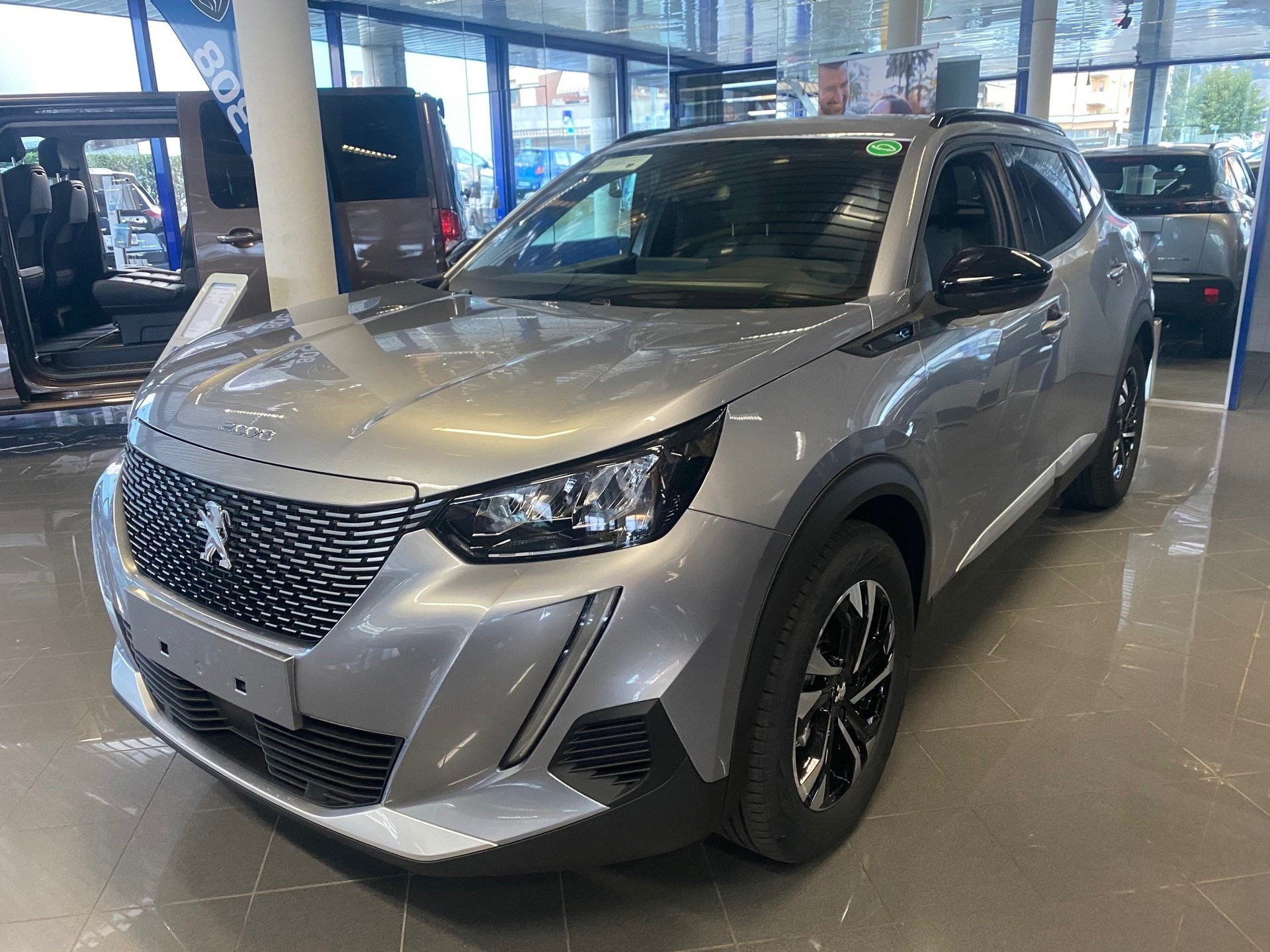 PEUGEOT 2008 e Allure Pack-image-0
