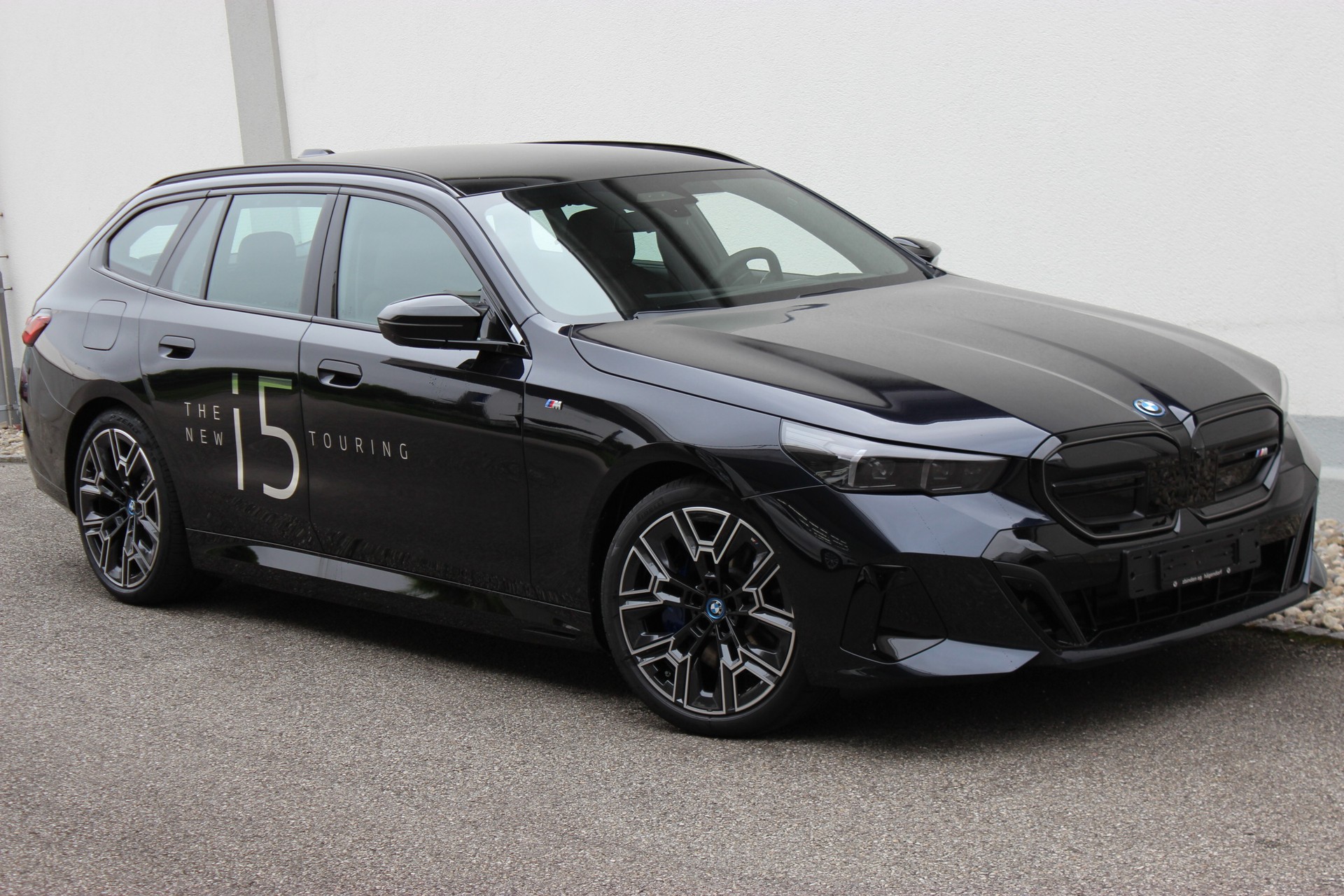 BMW i5 M60 Touring M Sport *0.9%-LEASINGAKTION*-image-0