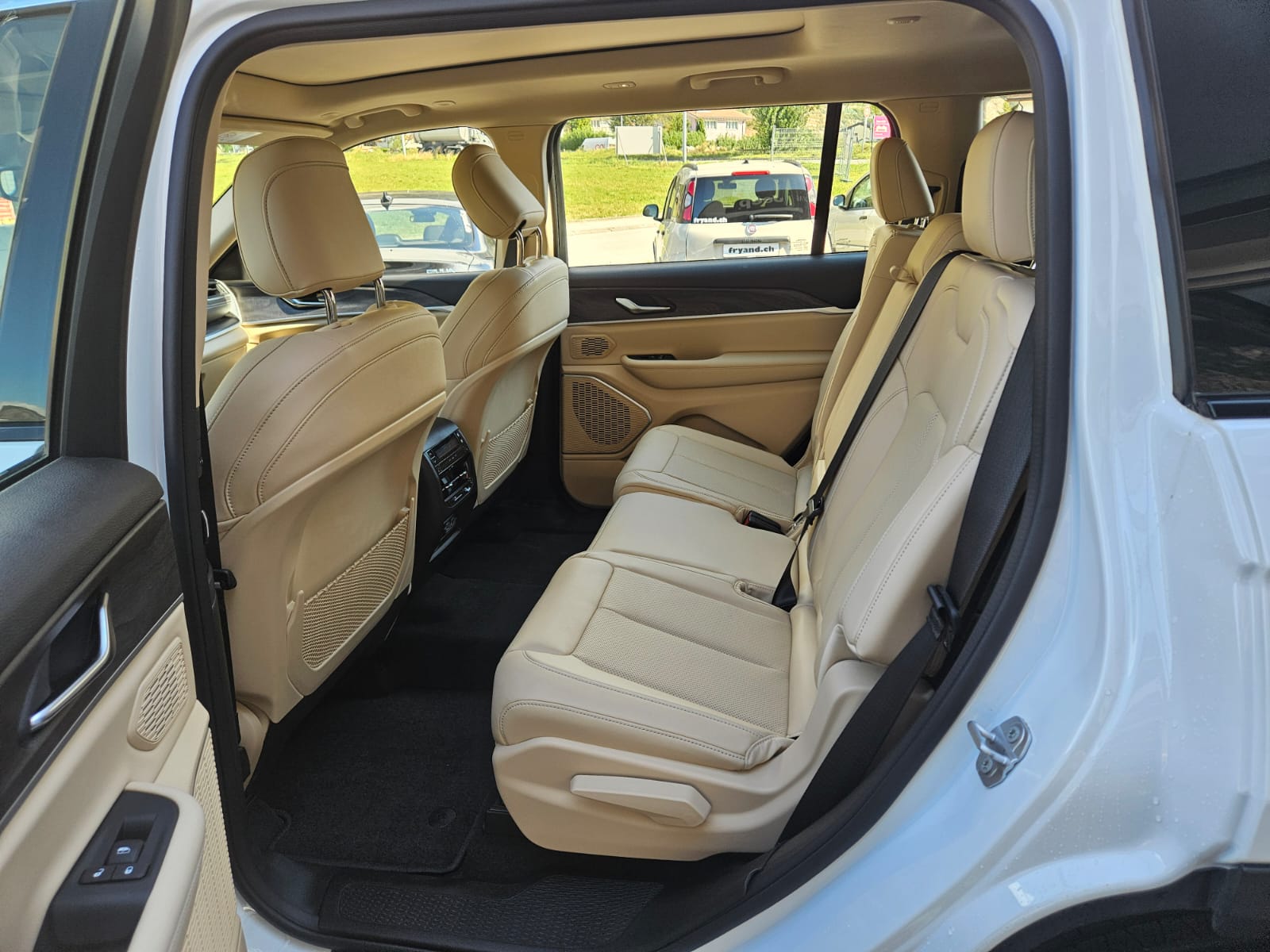 JEEP Grand Cherokee Limited L-image-6