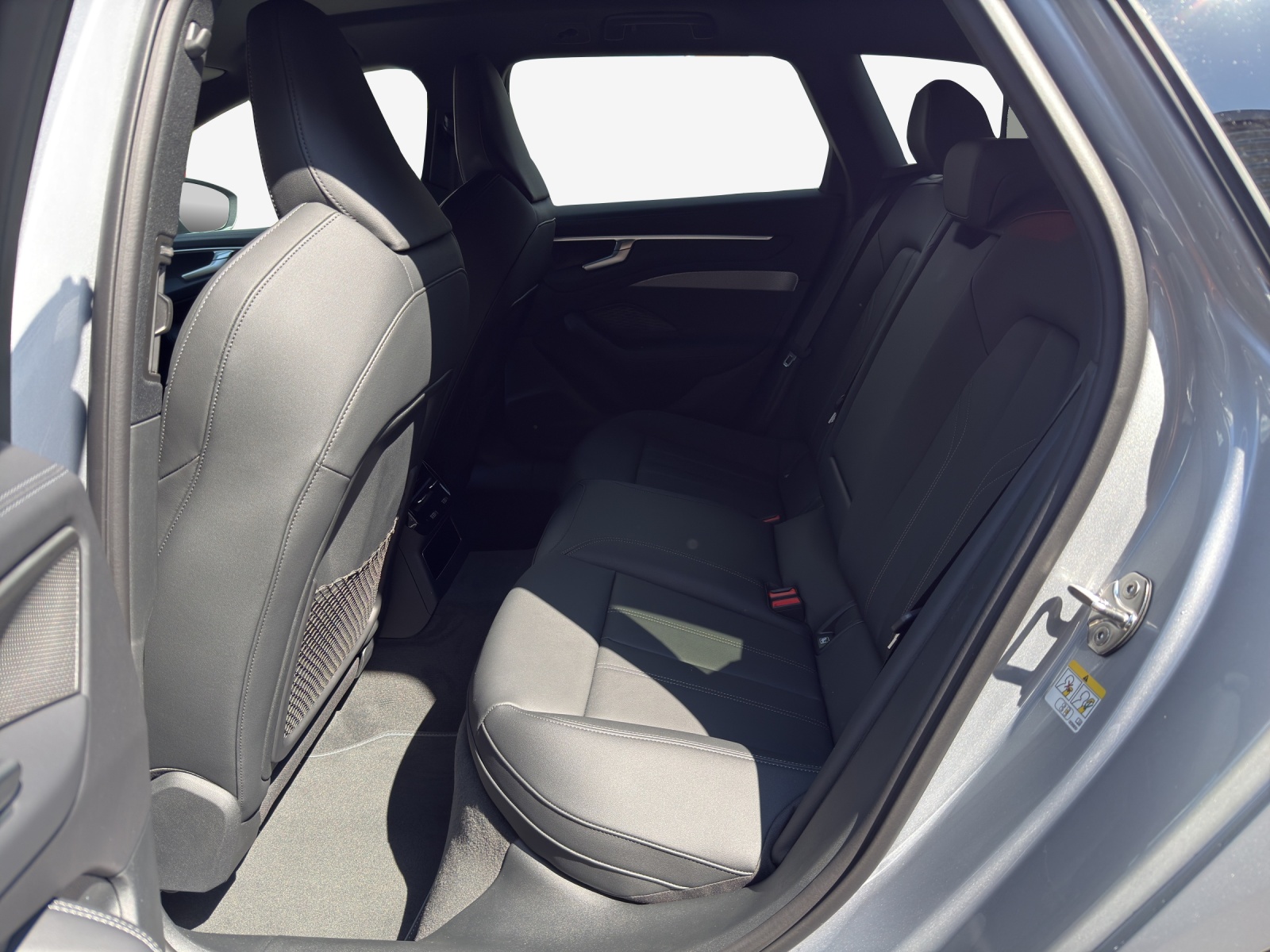 AUDI A6 Avant TDI quattro 150 kW S tronic-image-11