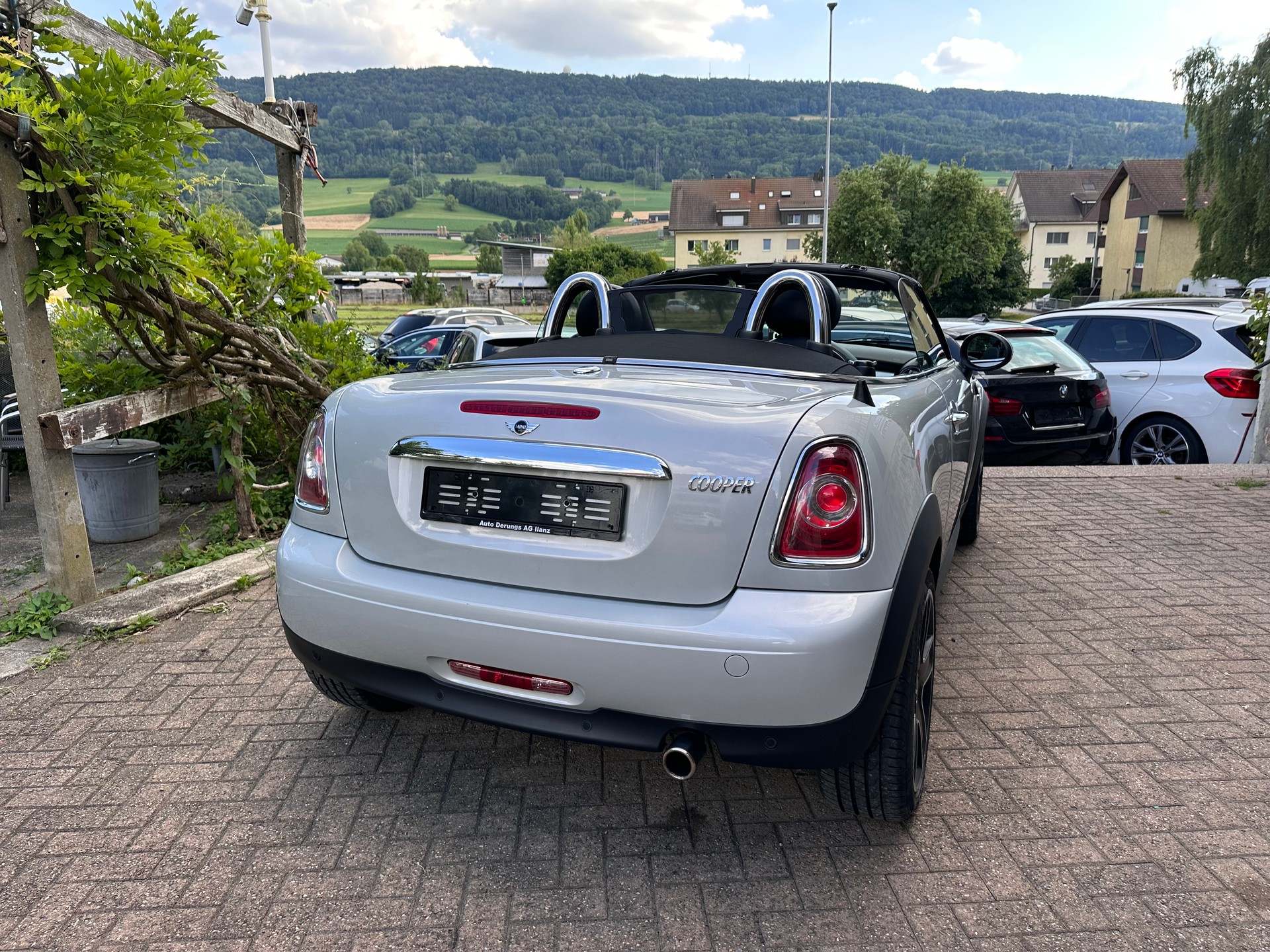 MINI Cooper Roadster-image-2