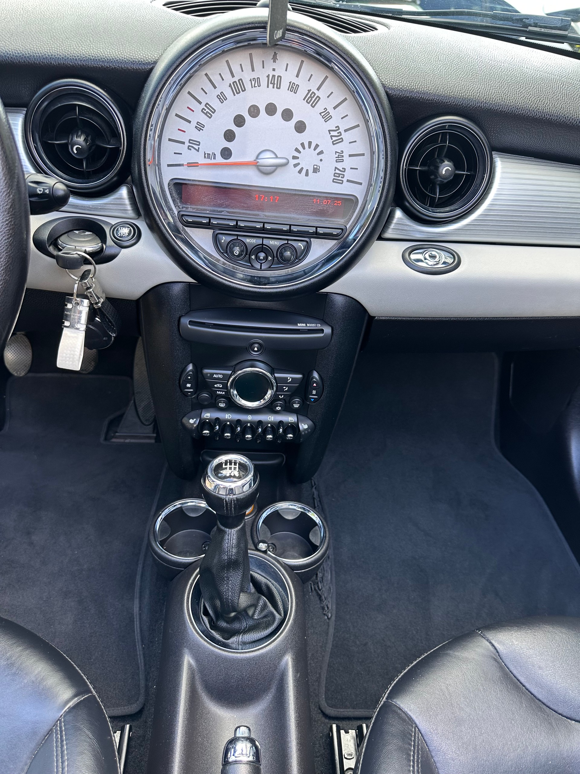 MINI Cooper Roadster-image-10