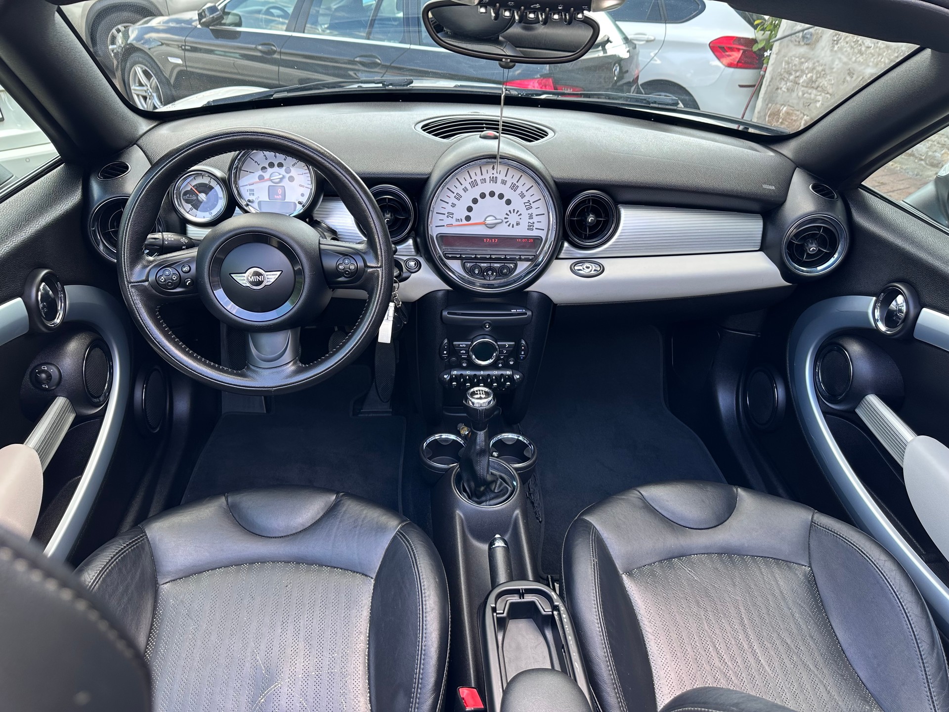 MINI Cooper Roadster-image-8