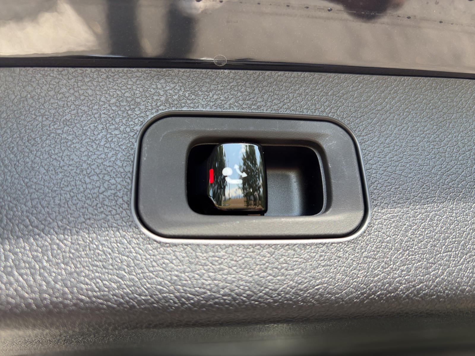 MERCEDES-BENZ E 220 d T 4Matic 9G-Tronic-image-9